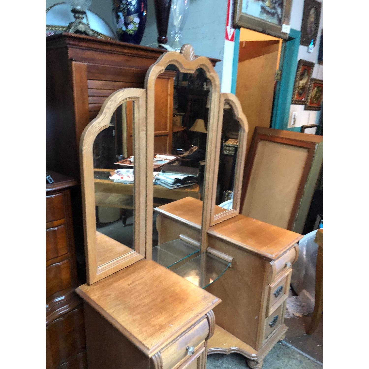 Lexington Furniture Vanity Table/Dresser - image-9