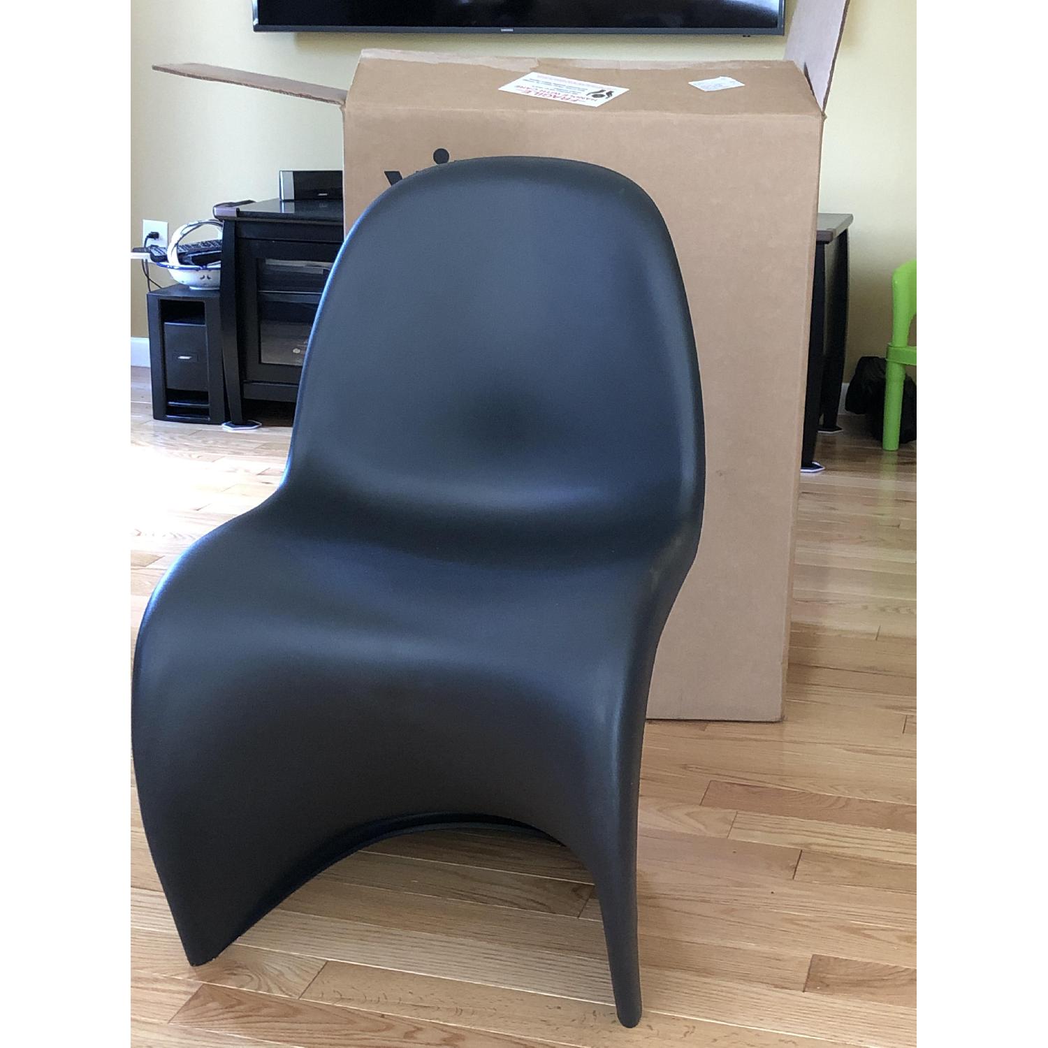 Vitra Verner Panton Black Chair - image-1