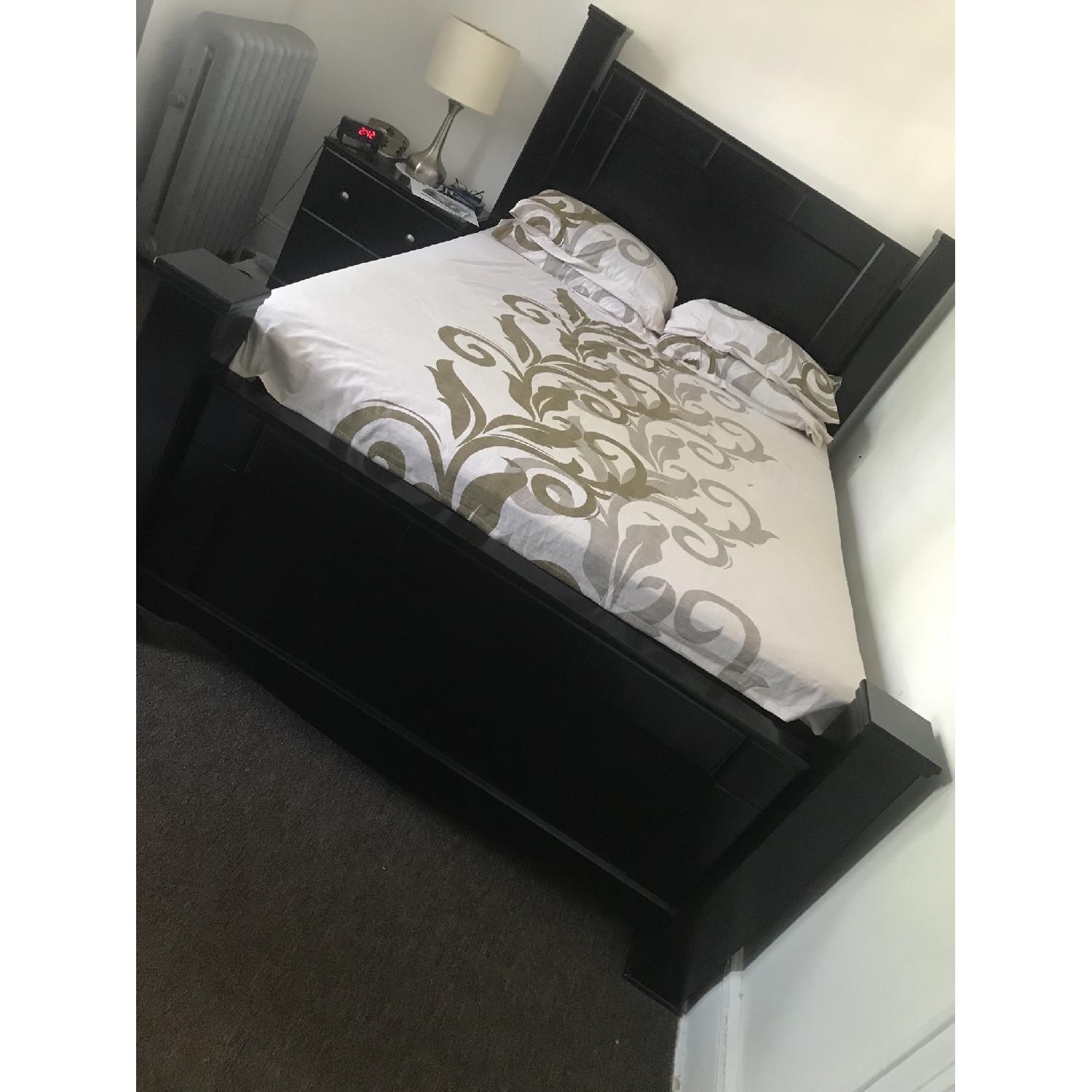 Ashley Shay Queen Size Bed - image-2