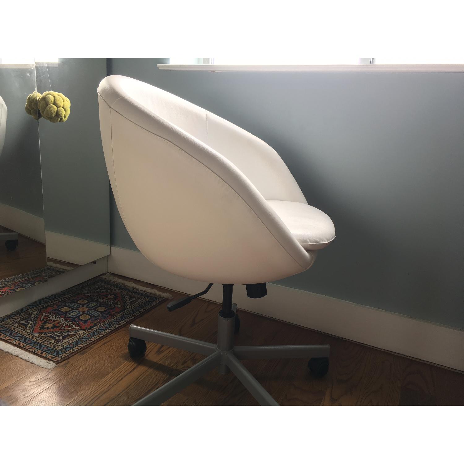 Ikea Skruvsta Swivel Chair - AptDeco