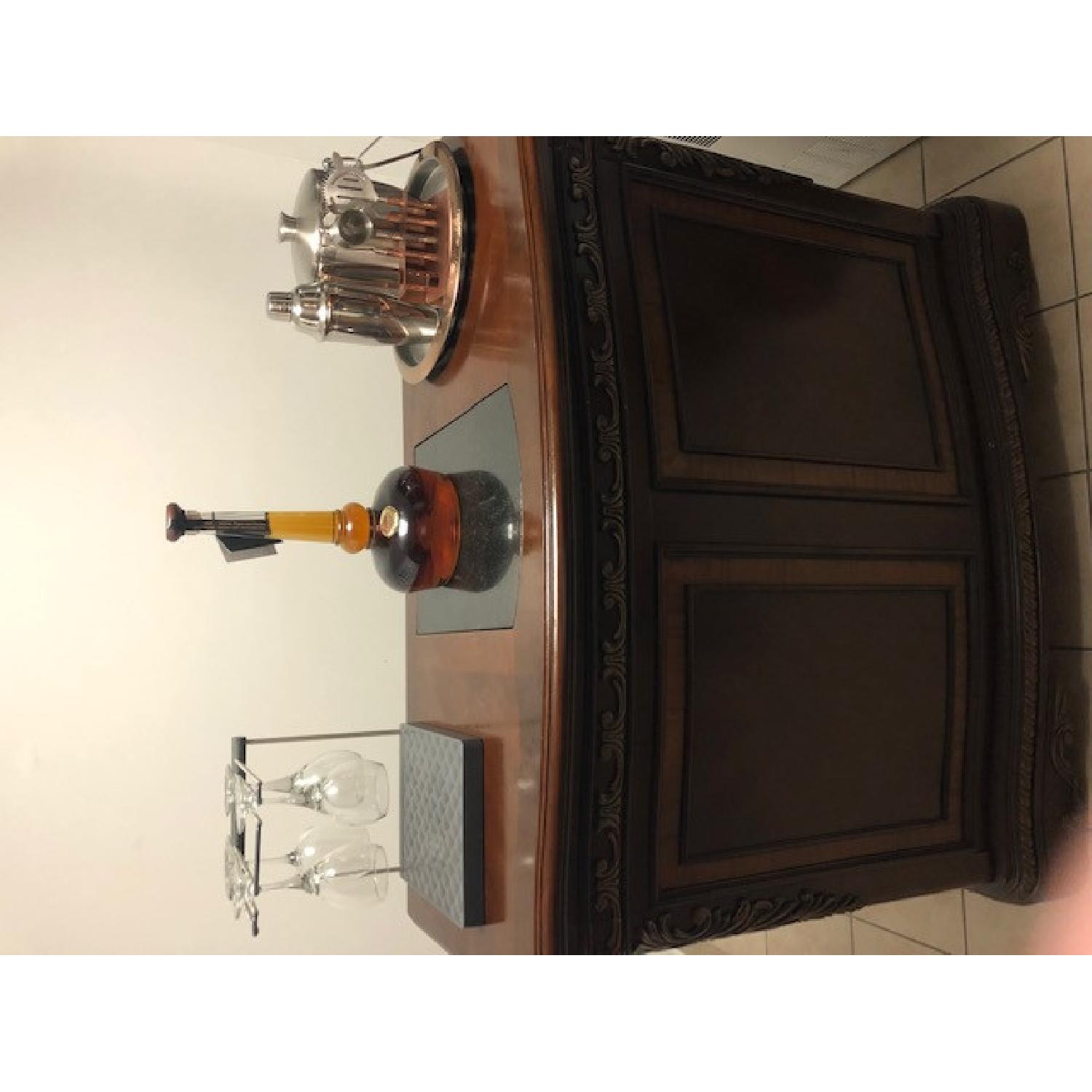 Bob's Majestic Bar - image-3