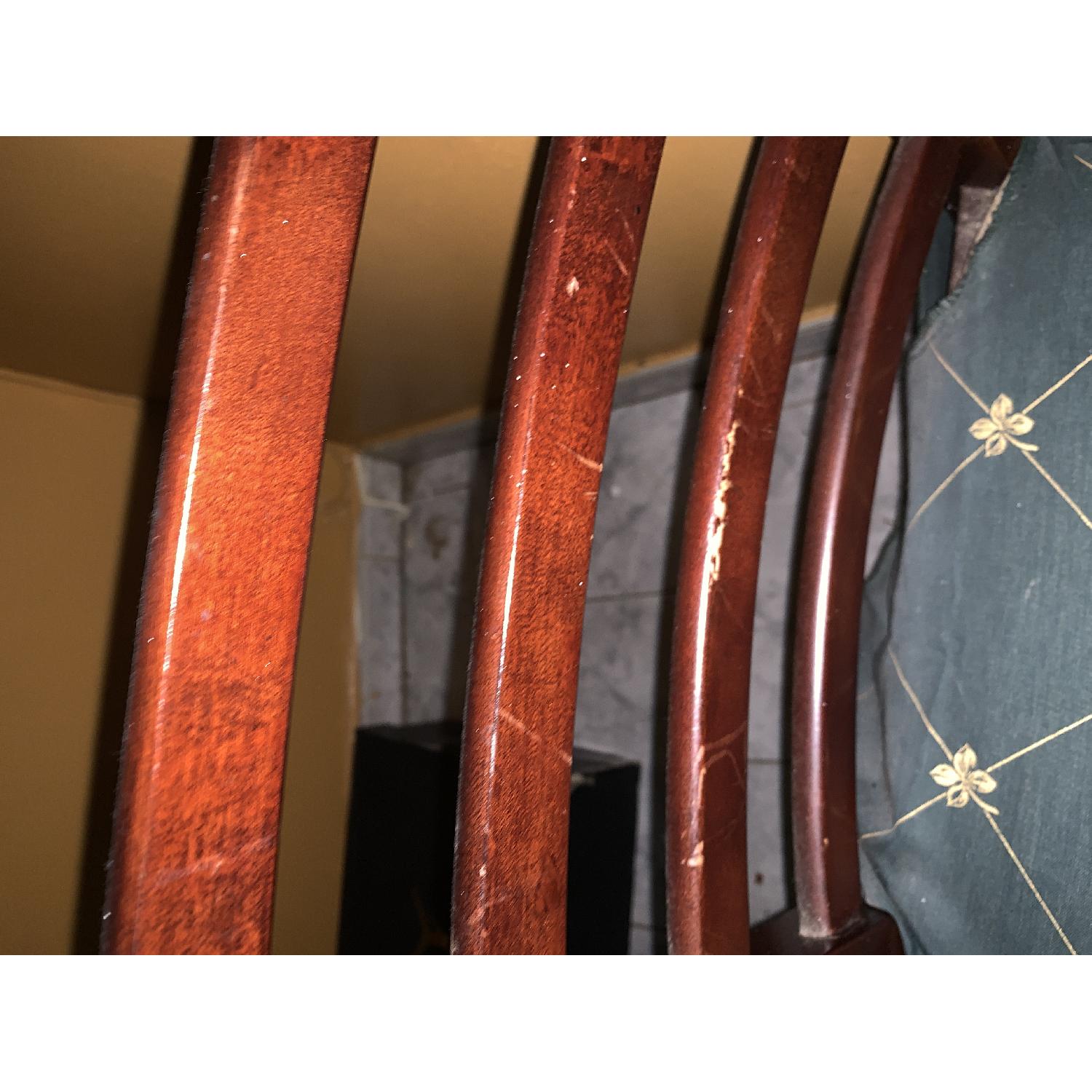 Round Glass Kitchen table w/ 5 Chairs - image-3