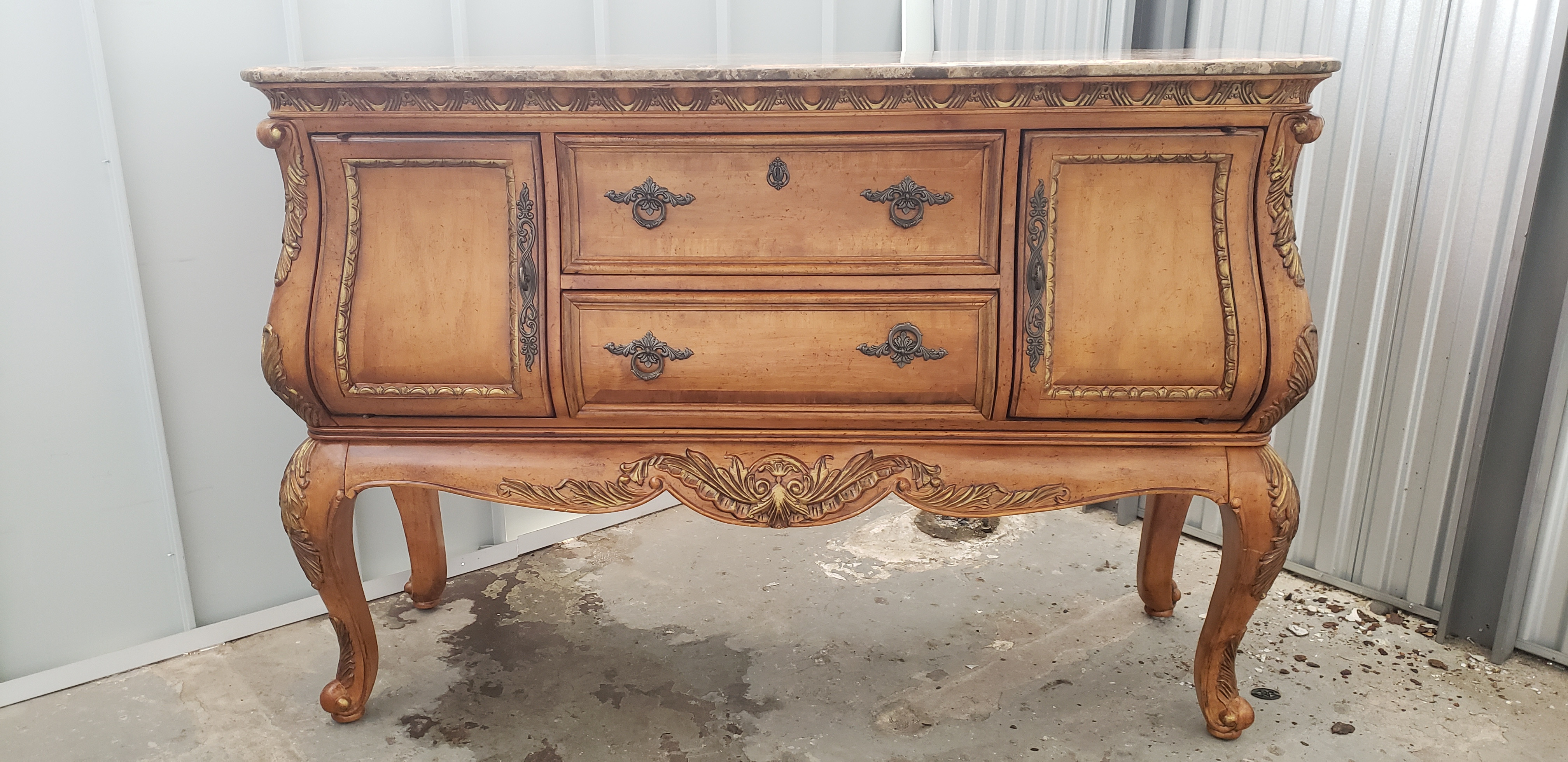 Raymour & Flanigan Vintage Style Sideboard/Cabinet