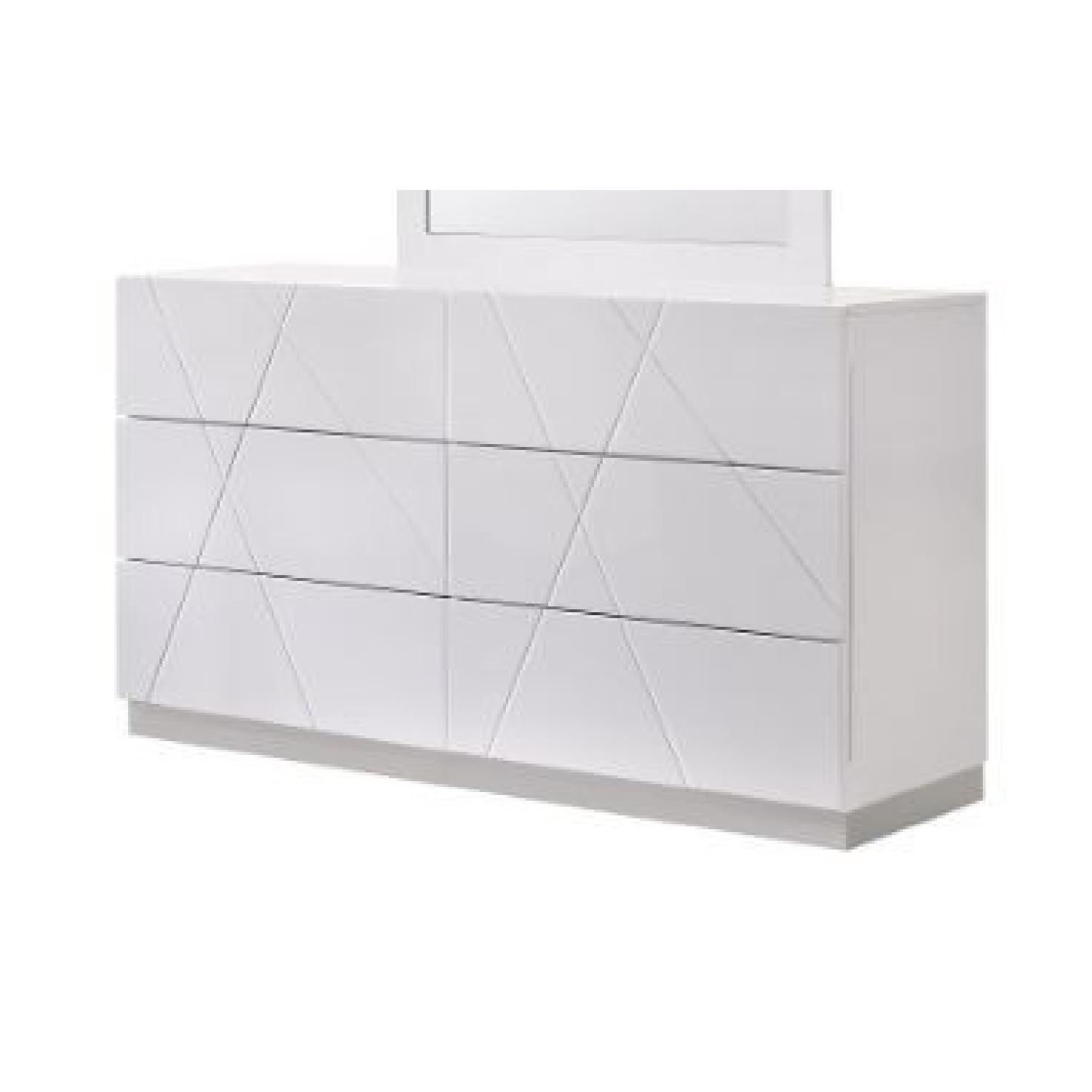 6 Drawer White Dresser AptDeco