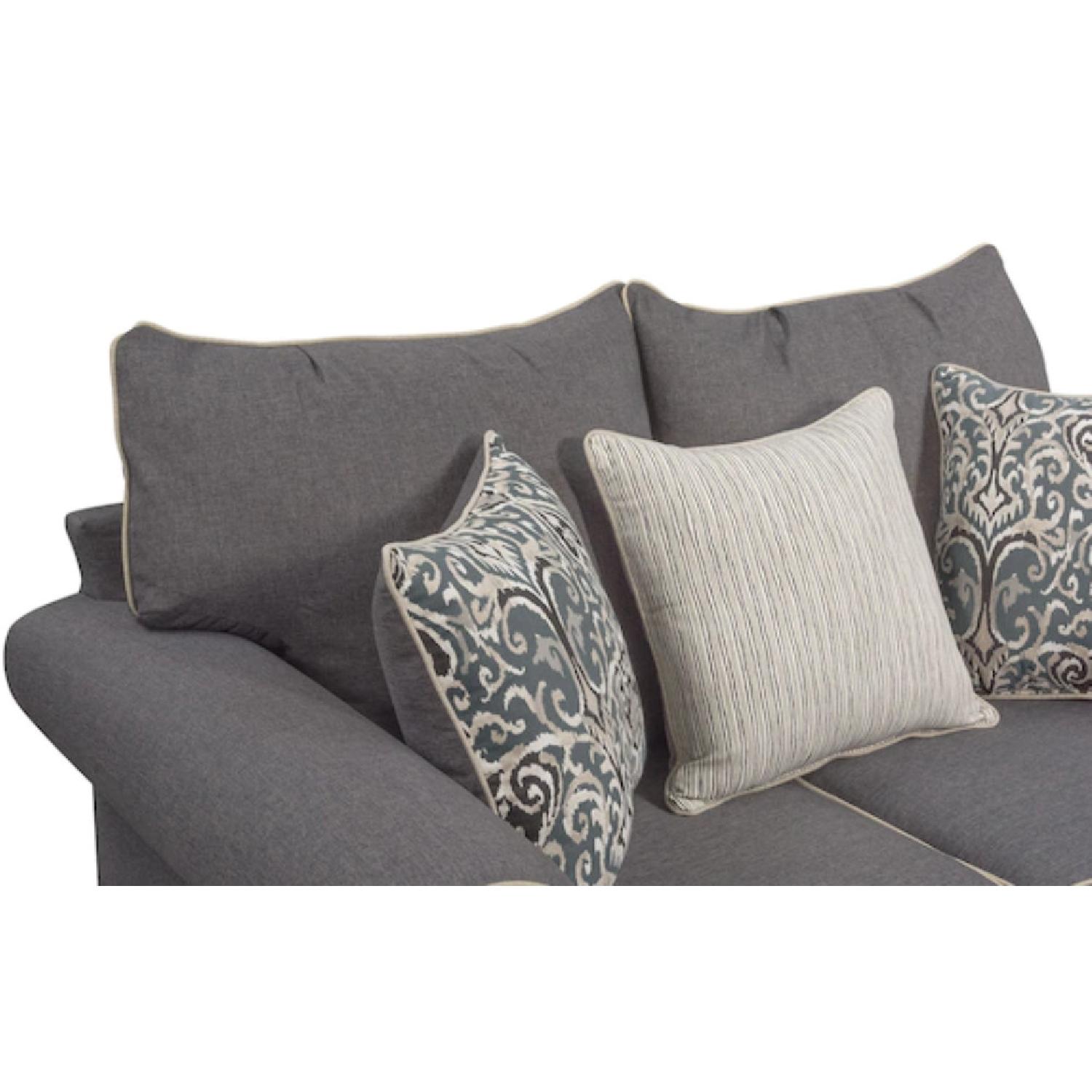 value city throw pillows