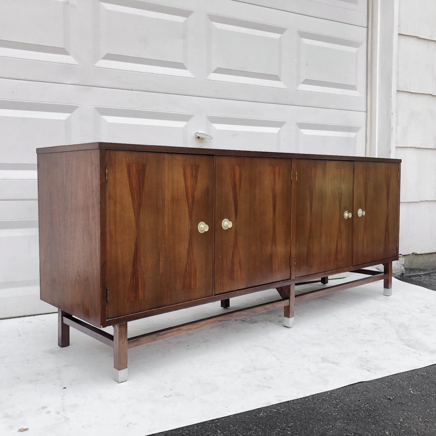 Stanley Furniture Mid-Century Breakfront w/ Hutch - image-13
