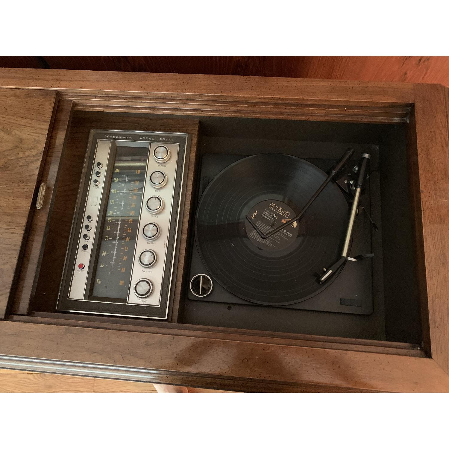 Vintage Magnavox Console circa 1972 - image-4