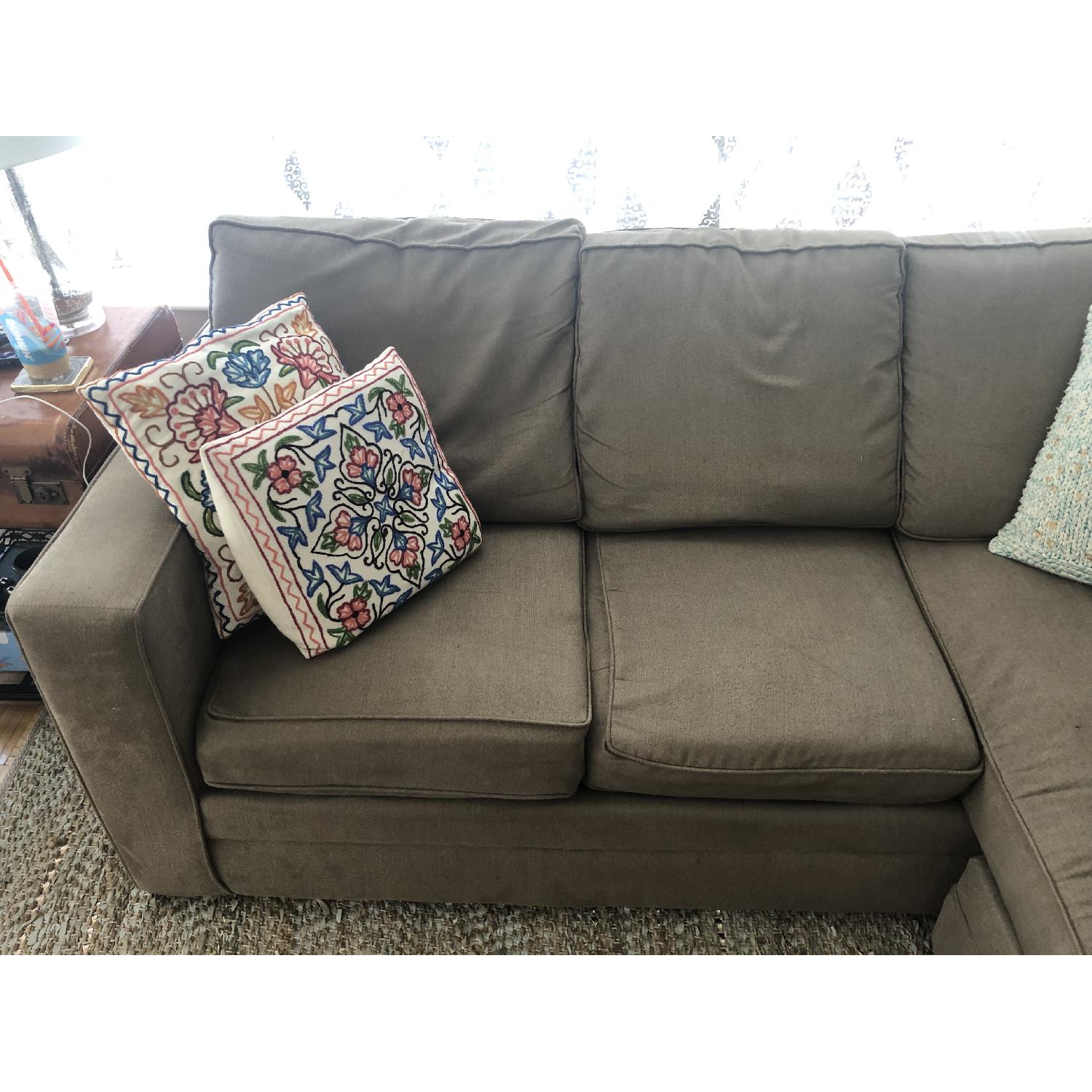 Jennifer Convertibles Sectional Sofa w/ Chaise AptDeco