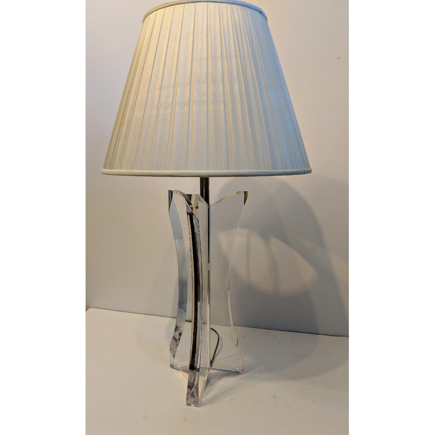 1980s Modern Large Lucite Lamp - image-4