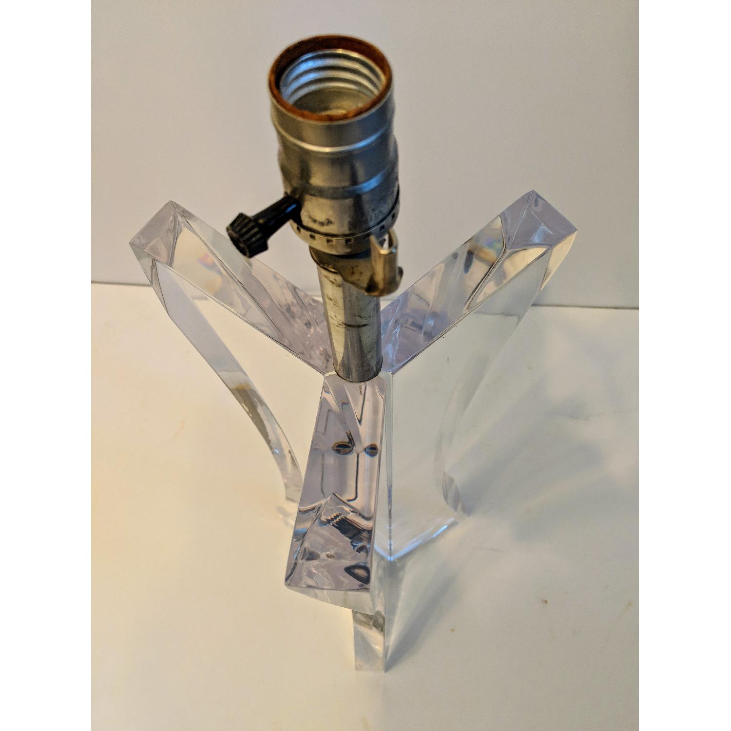 1980s Modern Large Lucite Lamp - image-5