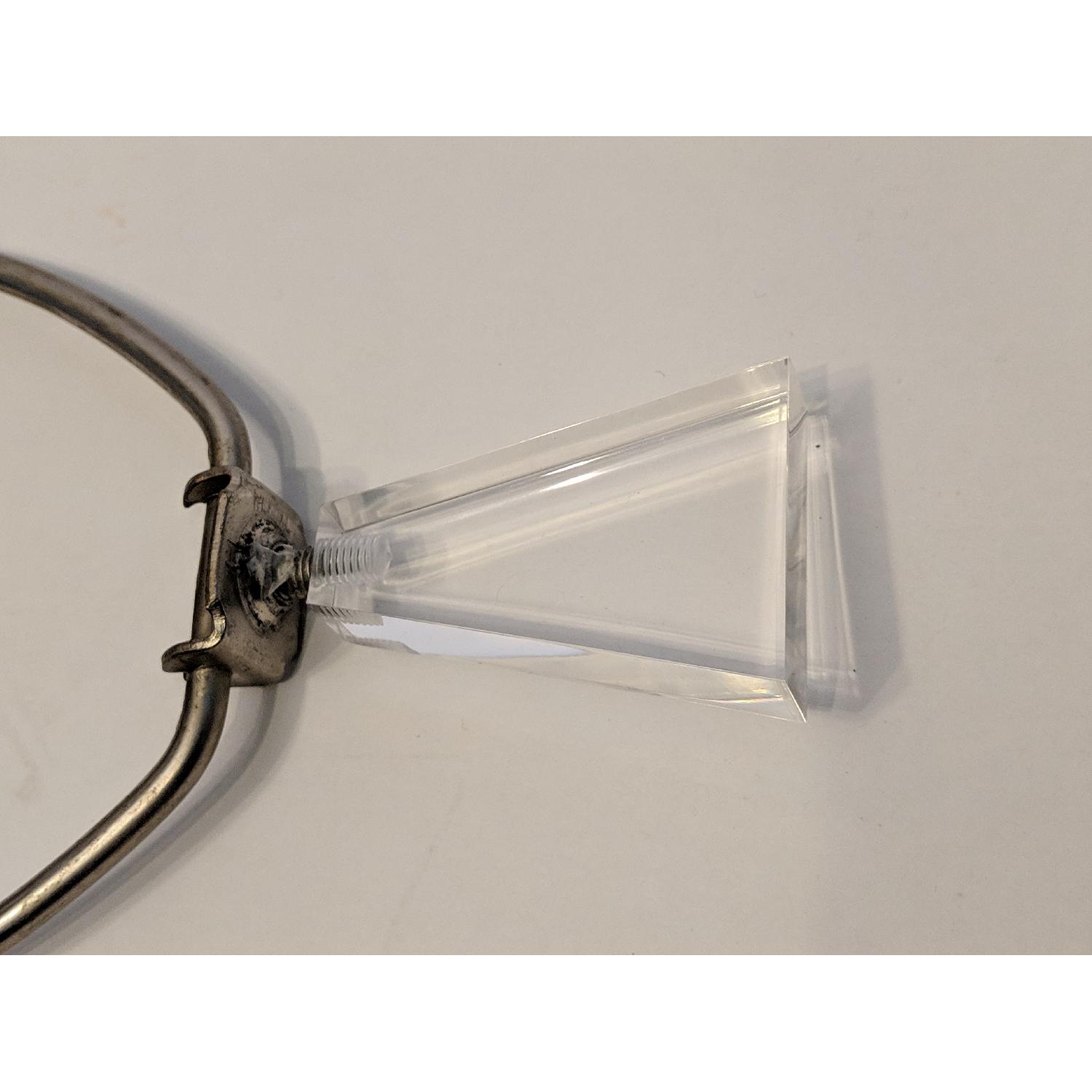 1980s Modern Large Lucite Lamp - image-9