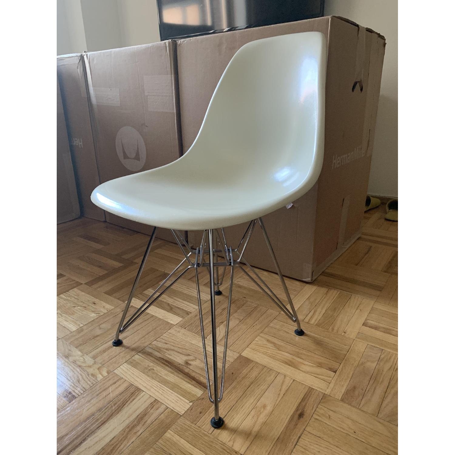 Eames Molded Fiberglass Wire Base Side Chair - image-3