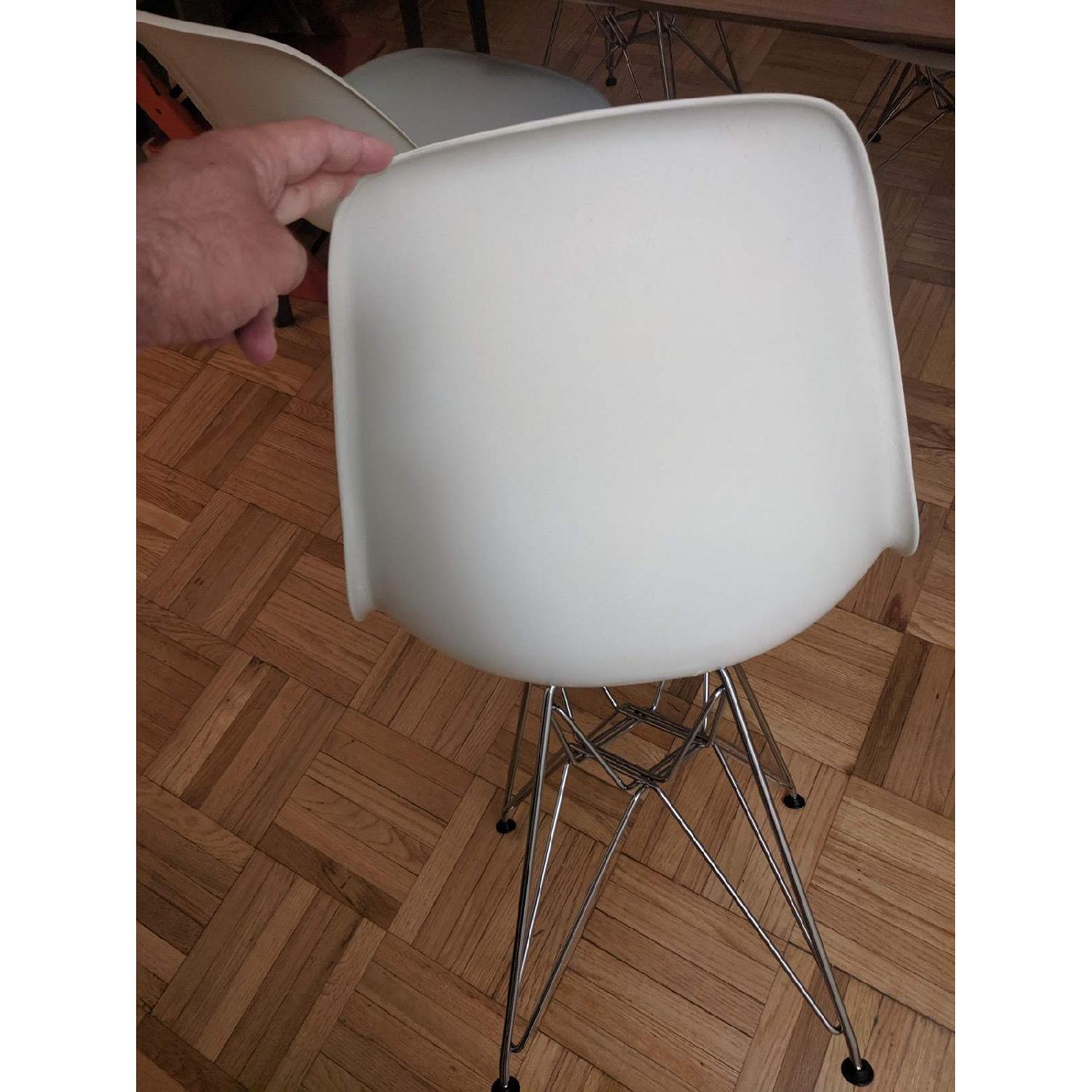 Eames Molded Fiberglass Wire Base Side Chair - image-5