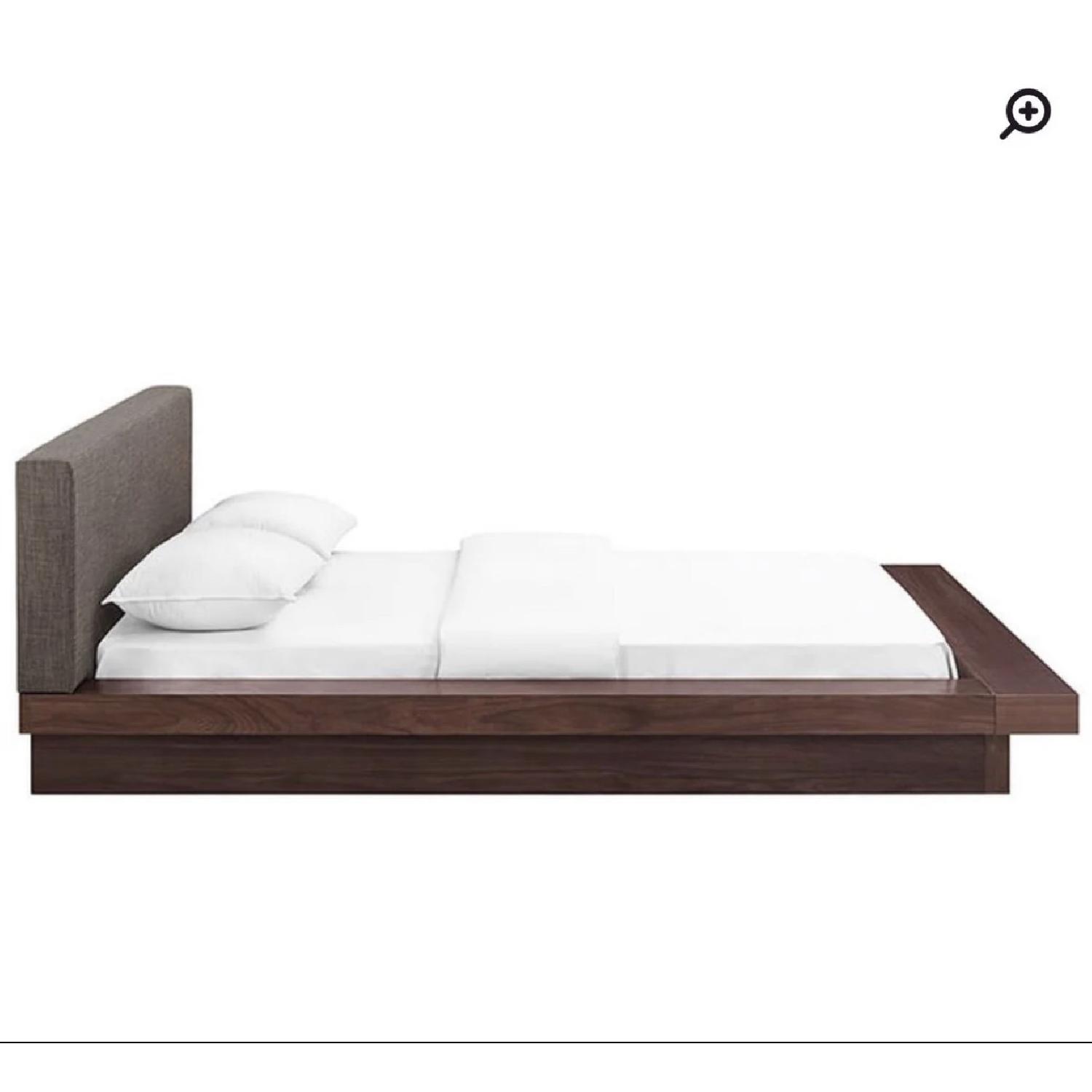 World Menagerie Rennan Queen Platform Bed - image-1