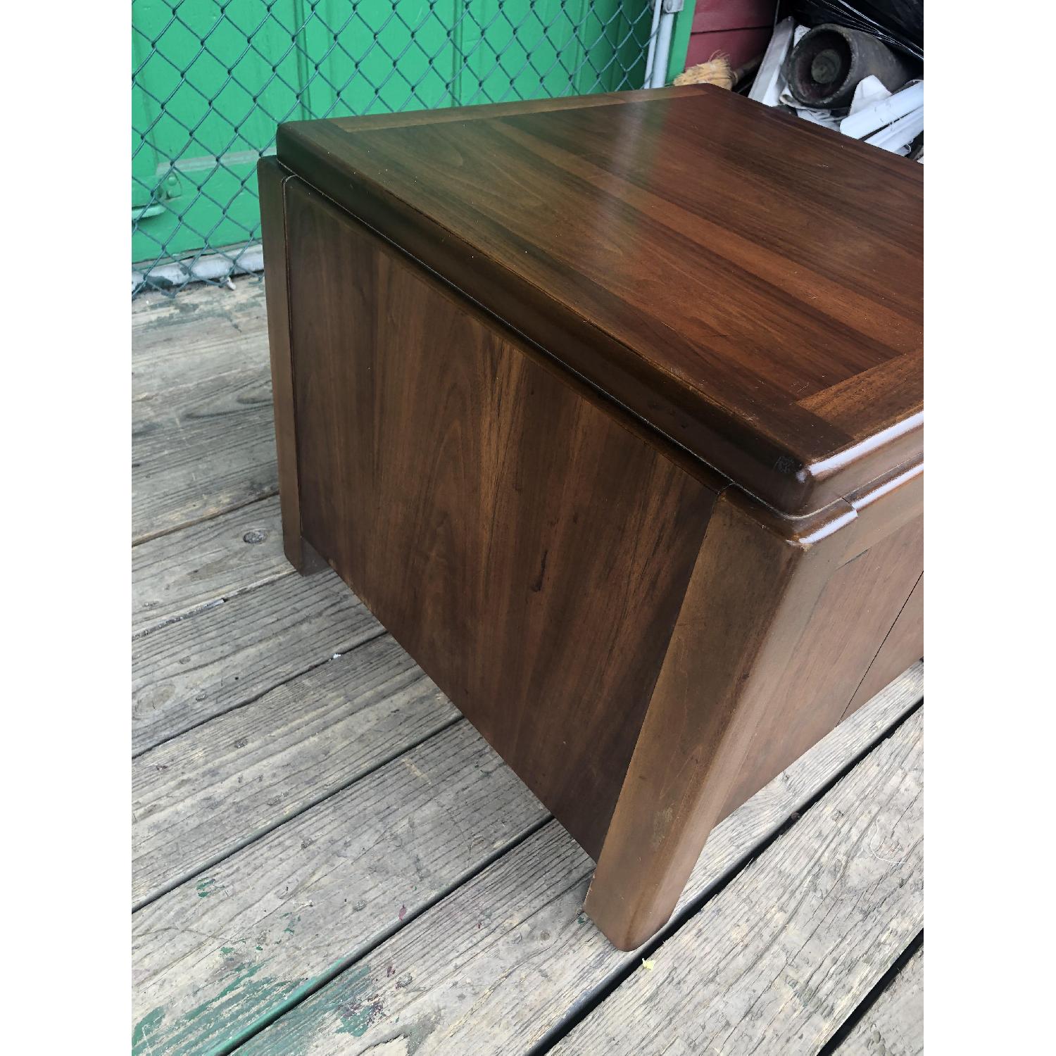 Lane Mid Century Modern End Table W Single Cabinet For Sale On