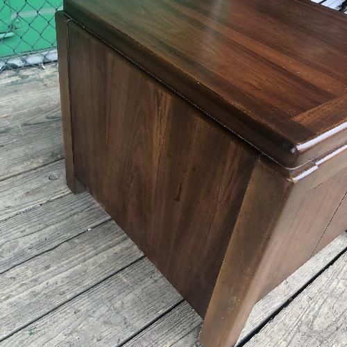Lane Mid Century Modern End Table w/ Single Cabinet