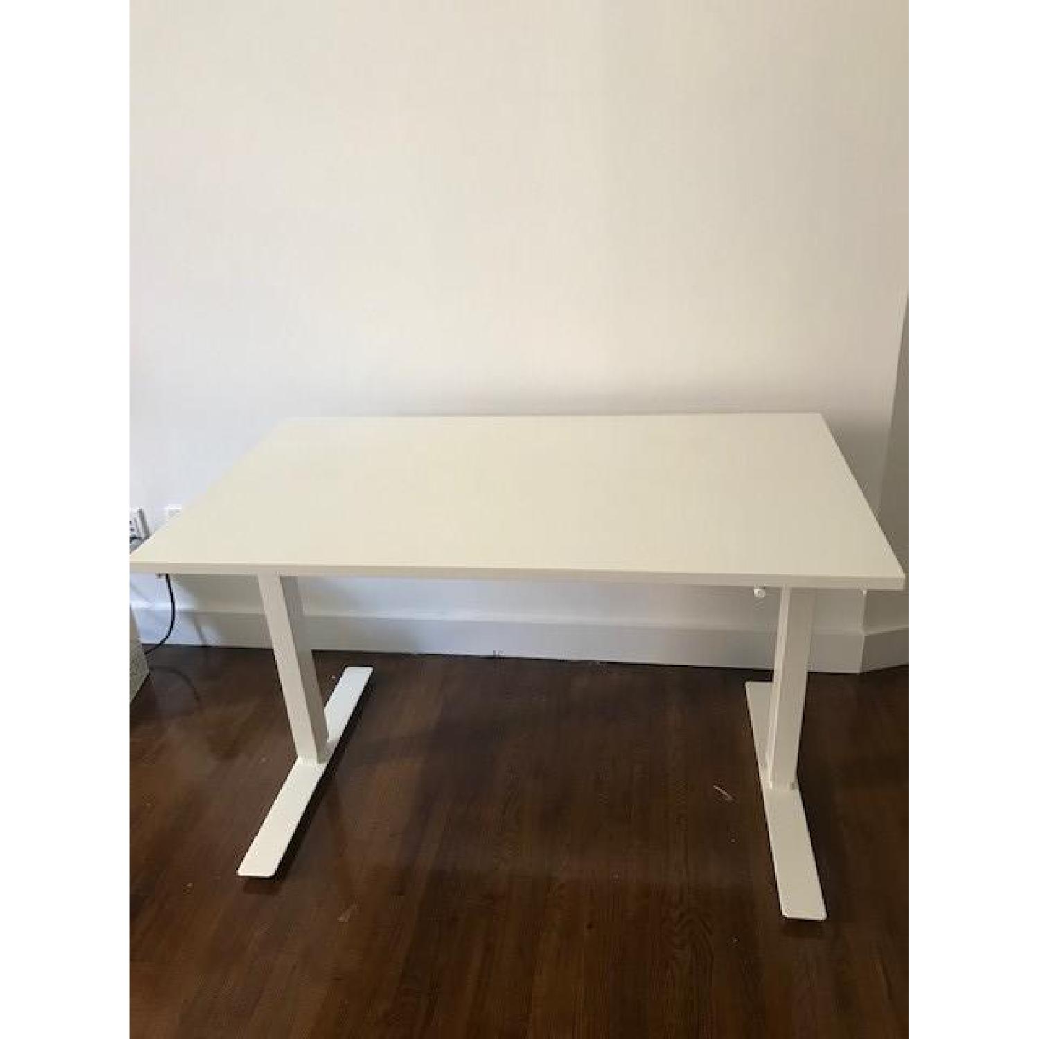 Ikea Skarsta White Sit/Stand Desk AptDeco