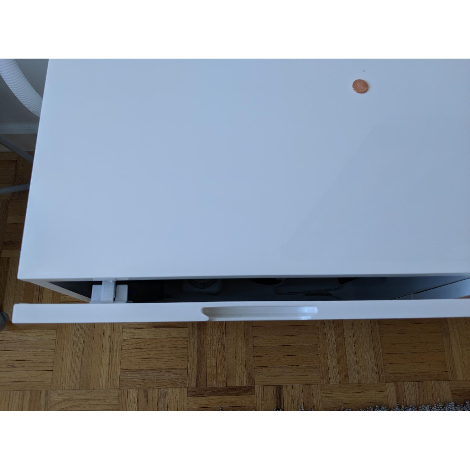 Modloft Eldridge White Lacquer Media AptDeco