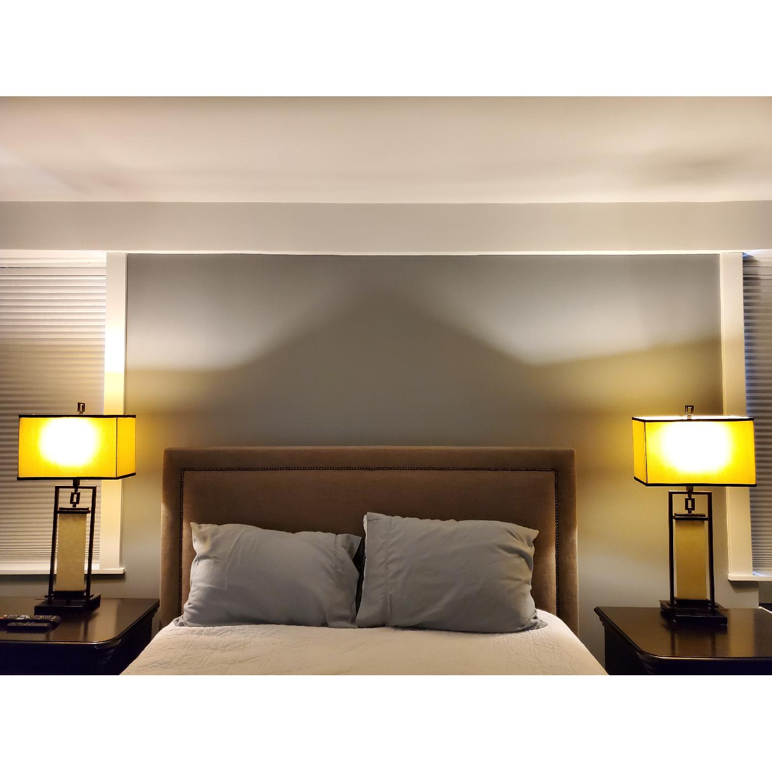 Raymour &amp; Flanigan Table Lamps - AptDeco