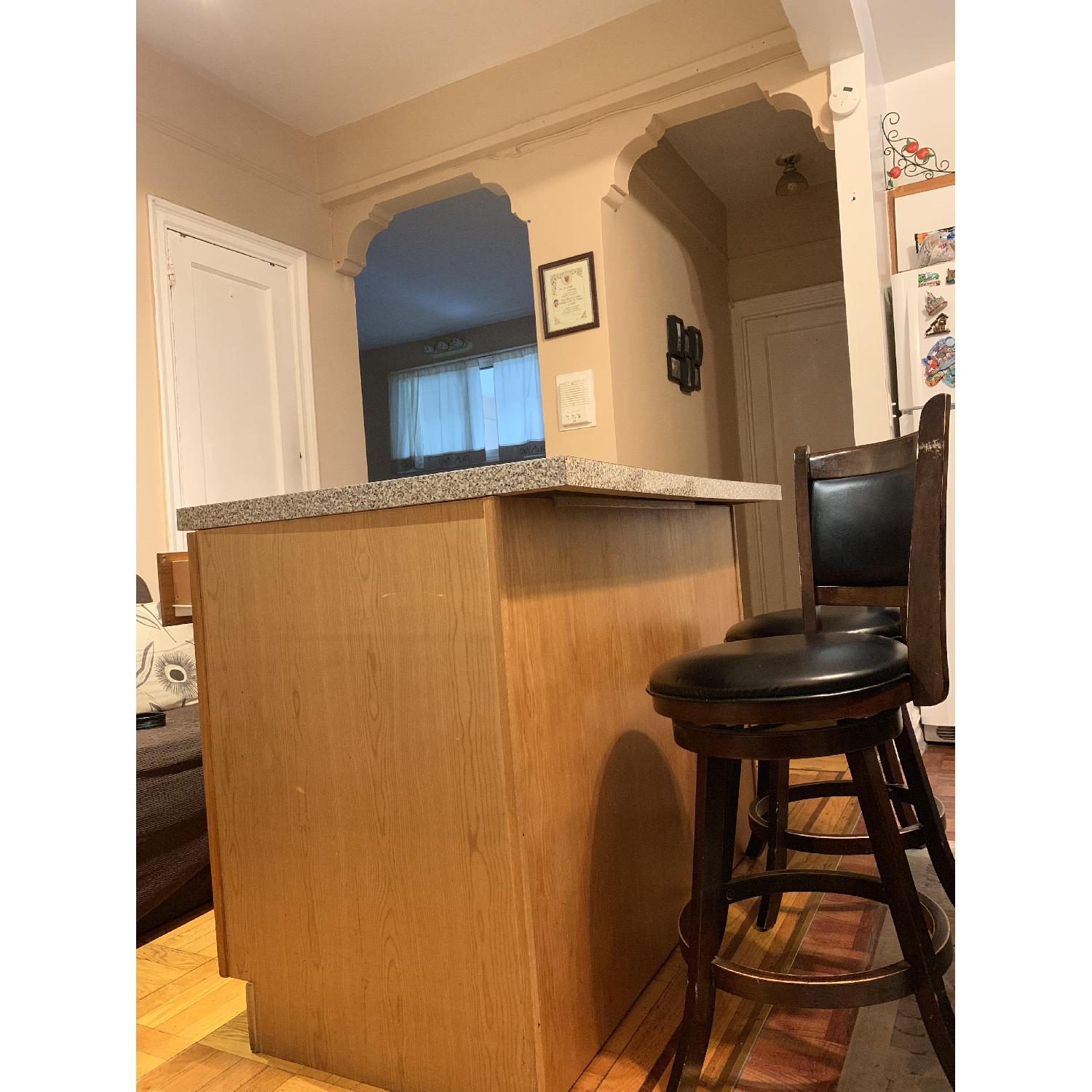 Kitchen Island w/ 2 Chairs - image-5