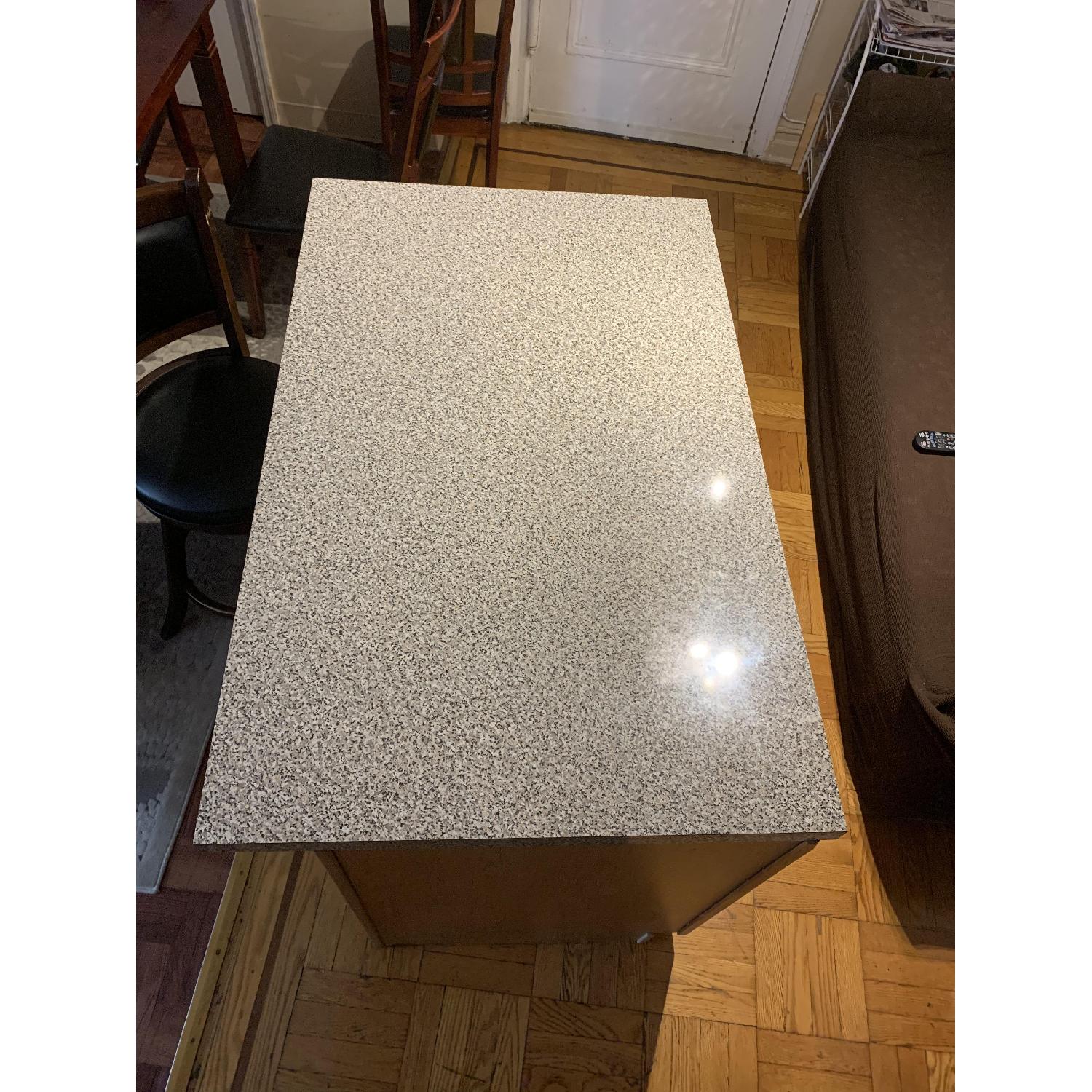 Kitchen Island w/ 2 Chairs - image-8