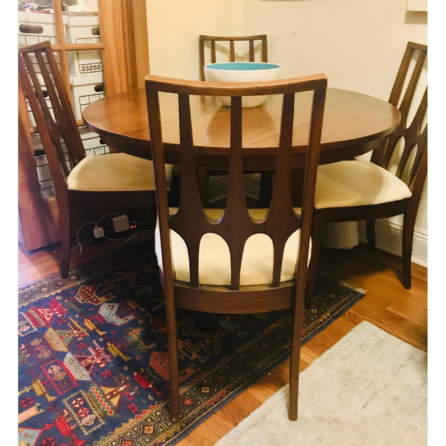 Broyhill Antique Mid Century Expandable 5-Piece Dining Set - image-7