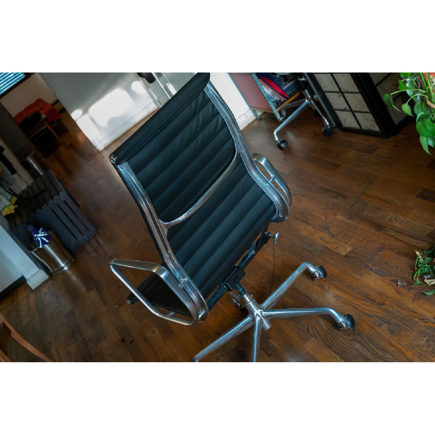 Eames Aluminum Group Executive Chair - image-7