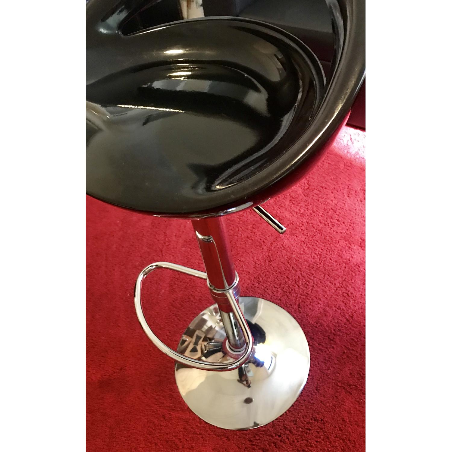 Pneumatic Adjustable Height Swivel Bar Stools - image-2