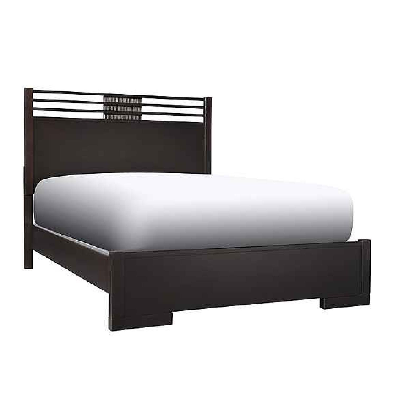 Raymour & Flanigan Concorde Queen Size Bed AptDeco