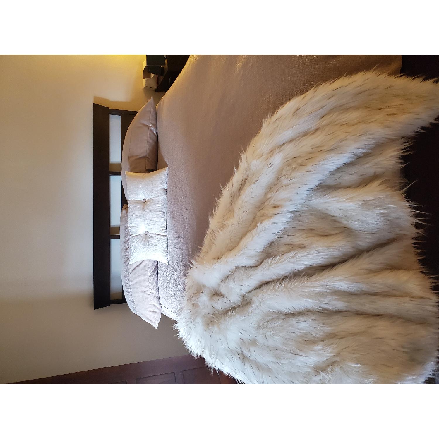 Ethan Allen Horizon Queen Size Lotus Bed - image-4