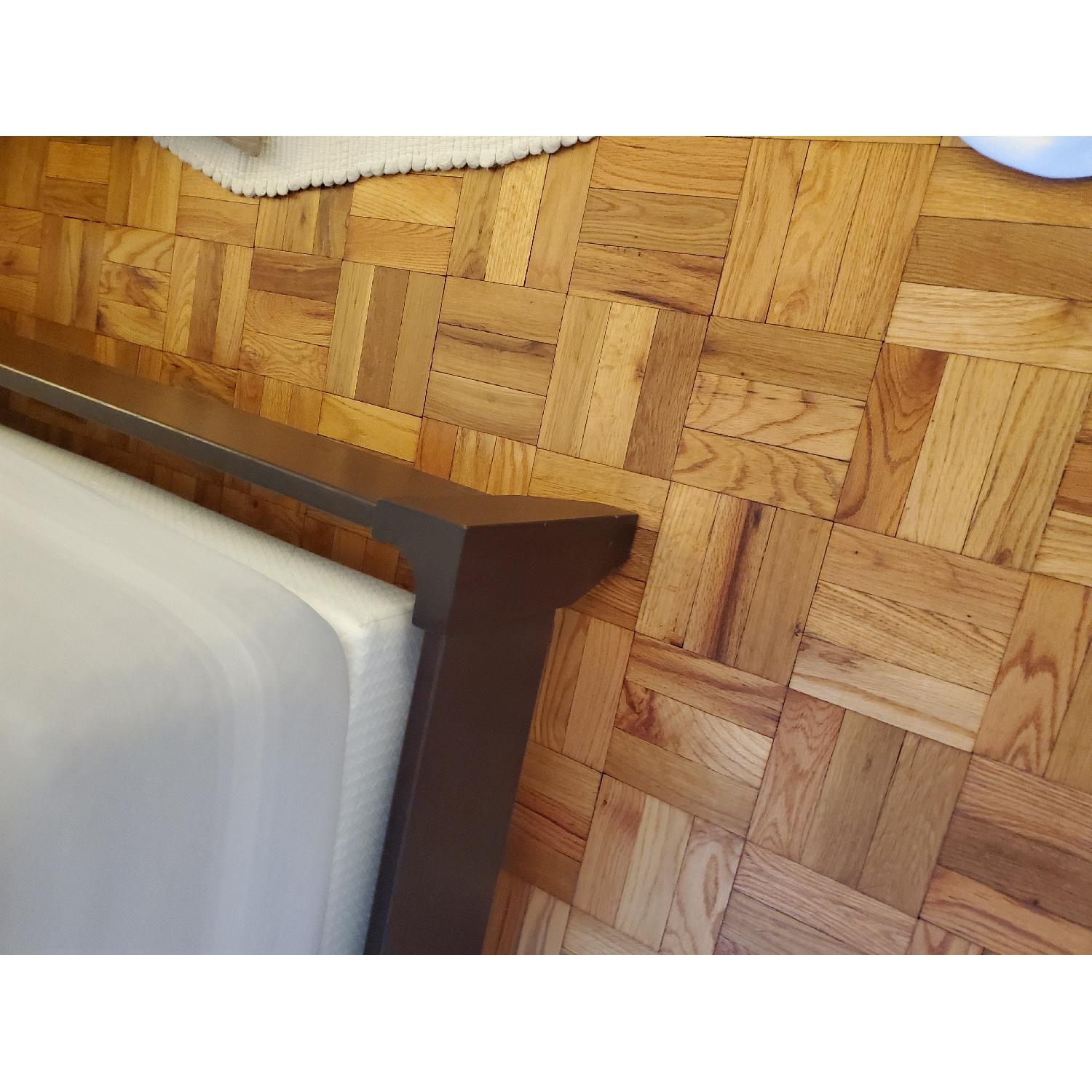 Ethan Allen Horizon Queen Size Lotus Bed - image-5