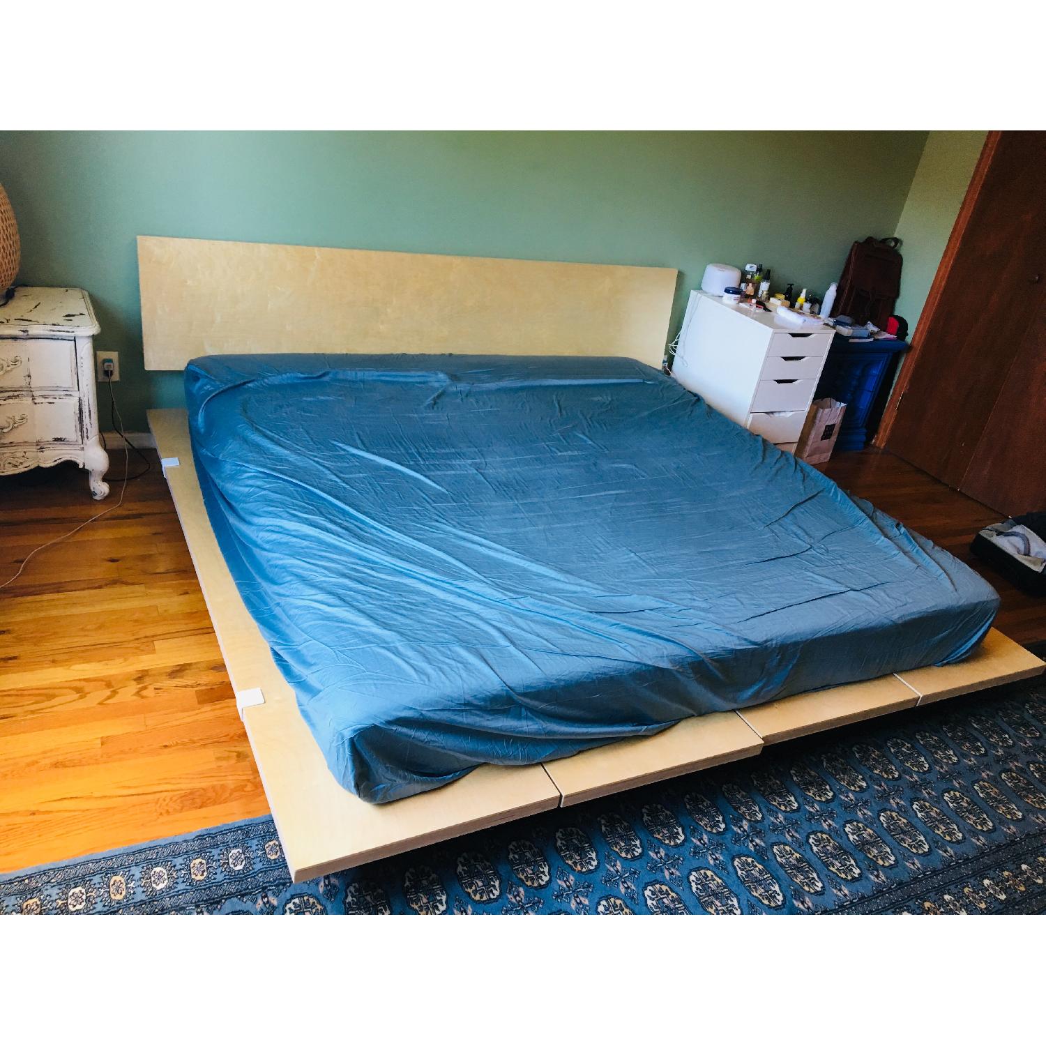 Floyd King Platform Bed w/ Headboard - image-7