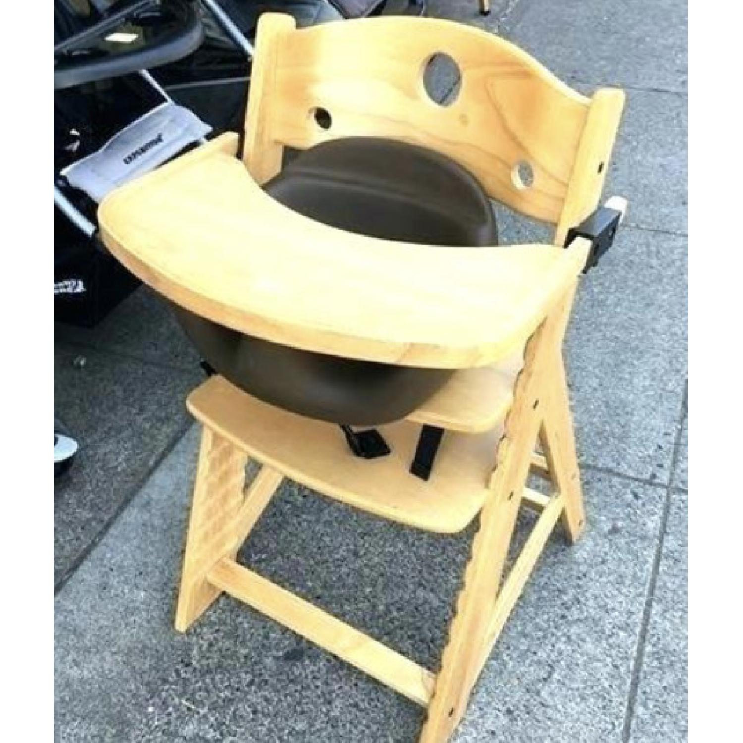 Keekaroo Height Right Hugh Chair w/ Infant Insert - image-2