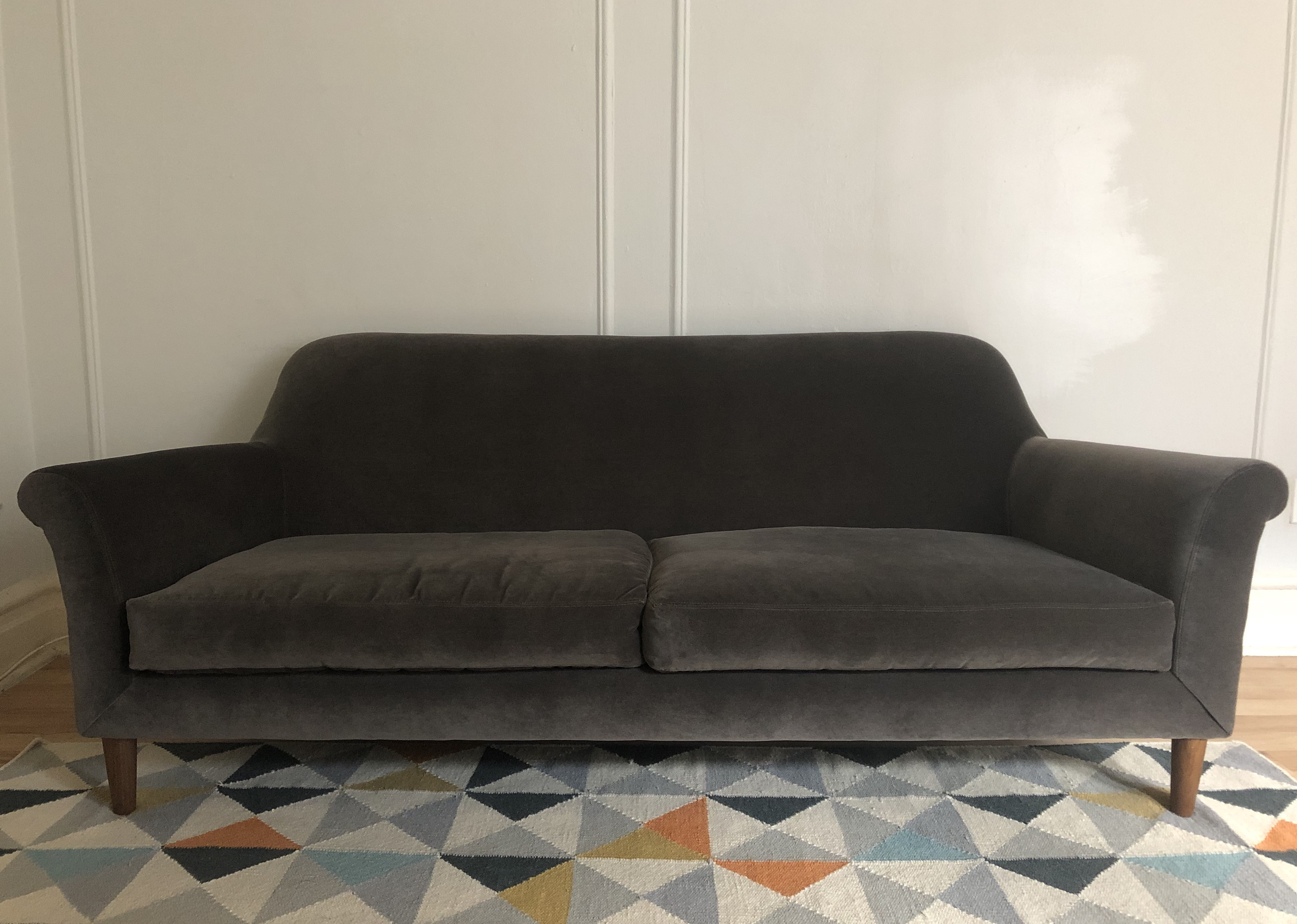 Crate & Barrel Cullen Apartment Sofa in Winthrop Graphite