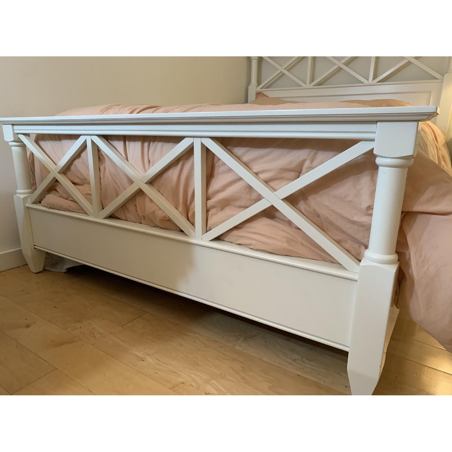 Raymour & Flanigan Retreat Queen Panel Bed - image-2