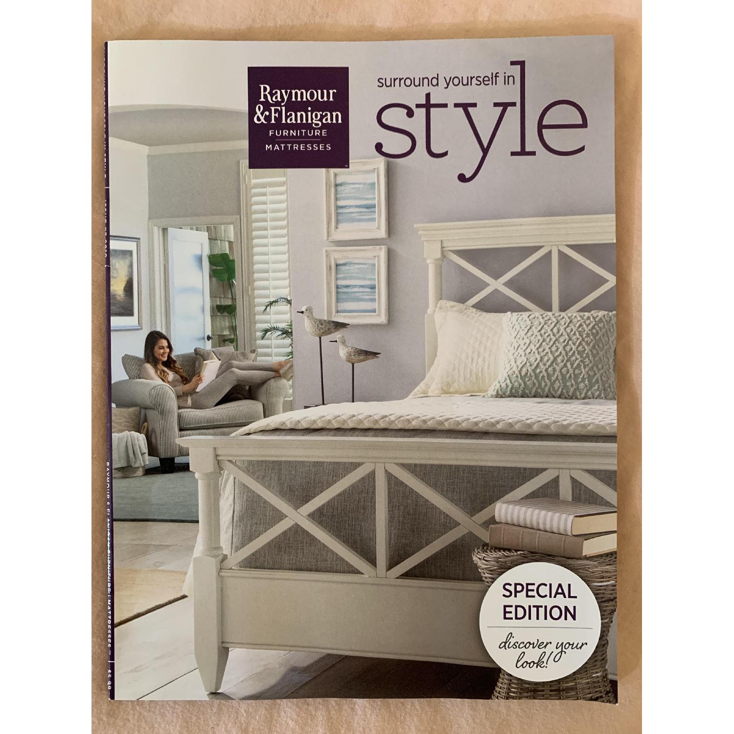 Raymour & Flanigan Retreat Queen Panel Bed - image-4