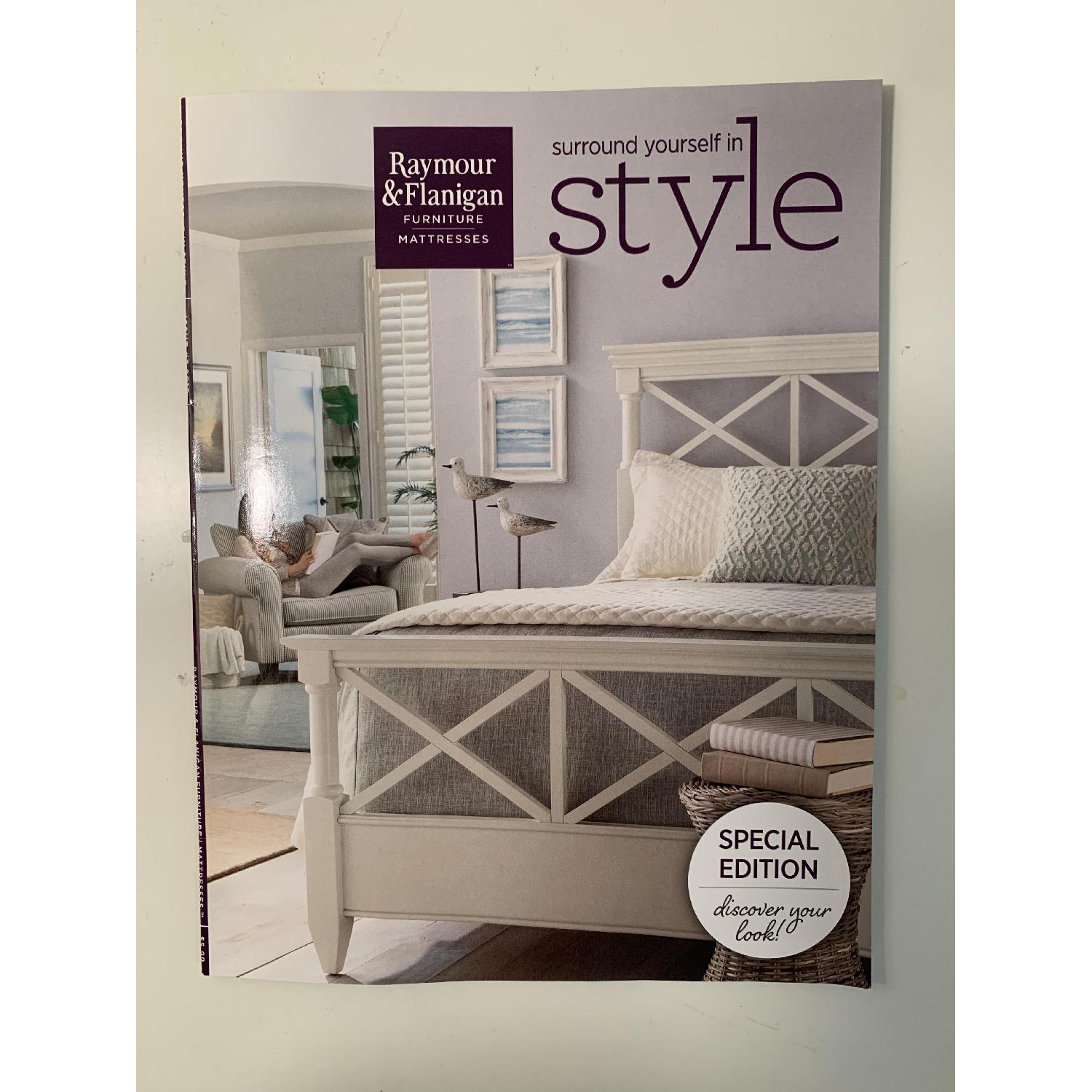 Raymour & Flanigan Retreat Queen Panel Bed - image-3