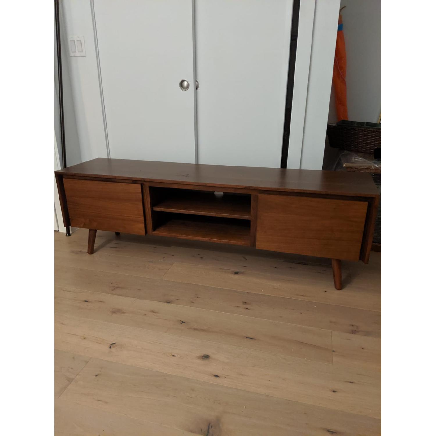 Article Seno Walnut Media Unit - image-1