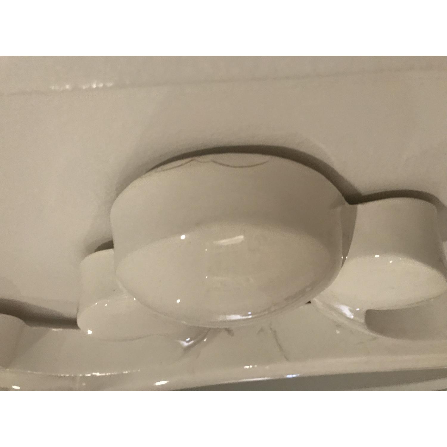 White Bubble Flower Mirror - image-3