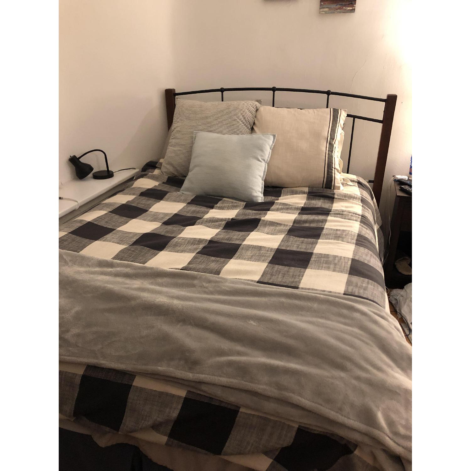 Sealey Furniture PC Richards Queen Size Bed - image-3