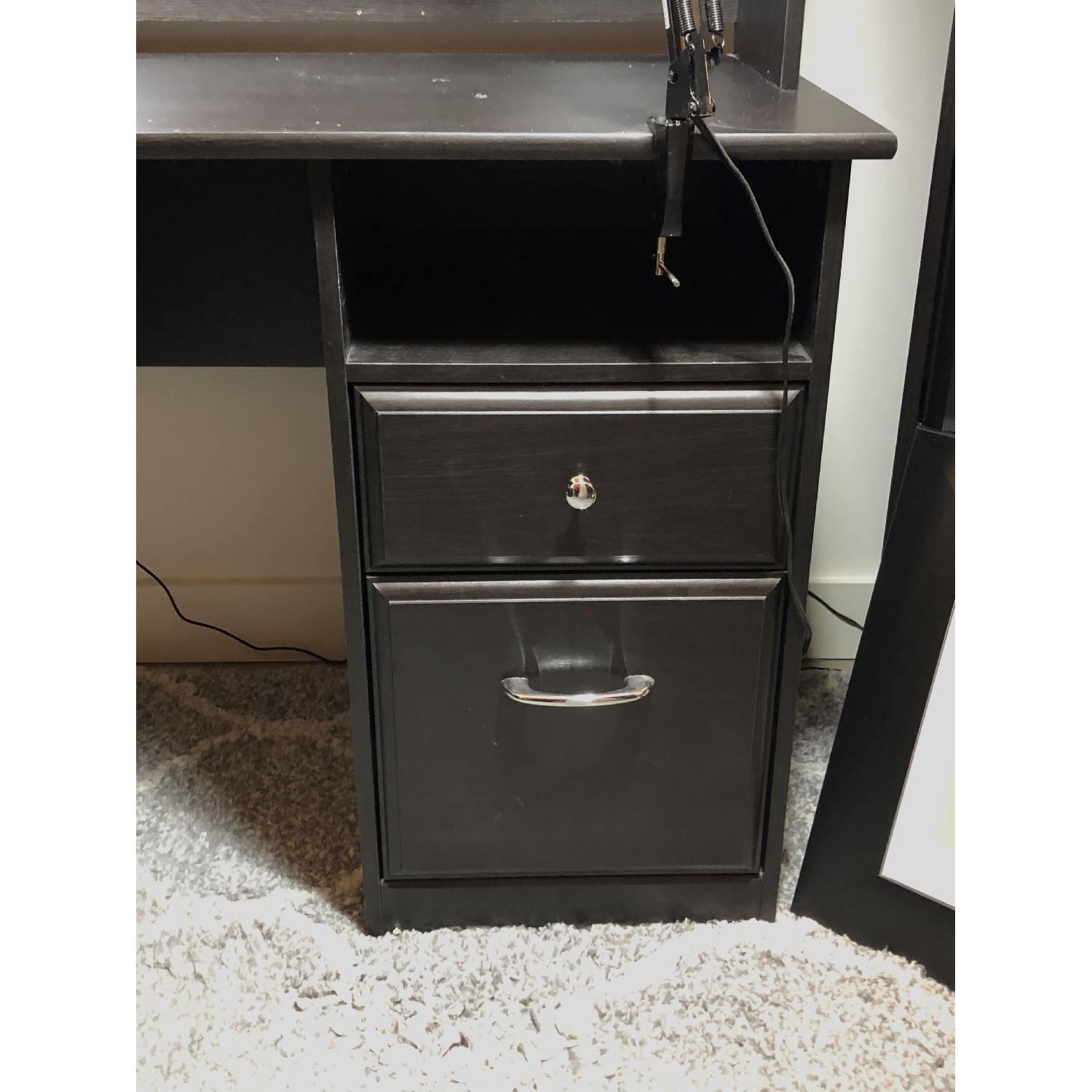 Hillsdale Furniture L-Shaped Desk w/ Hutch - image-5