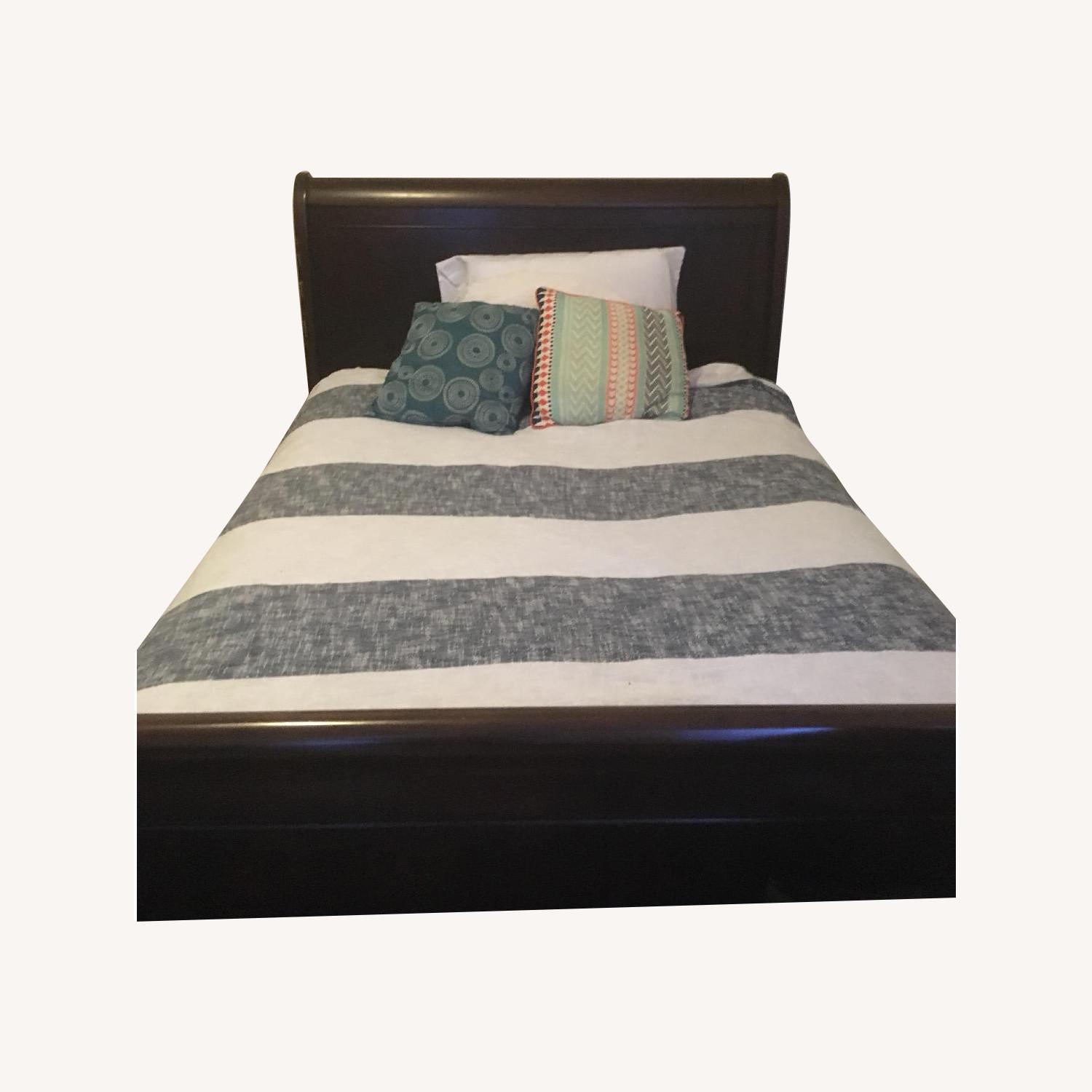 Brown Full Size Sleigh Bed w/ Headboard AptDeco