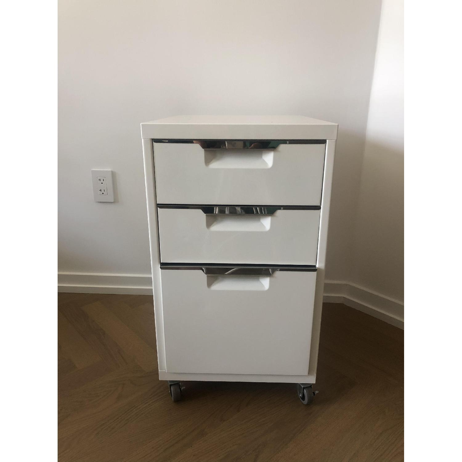 CB2 3Tier Filing AptDeco