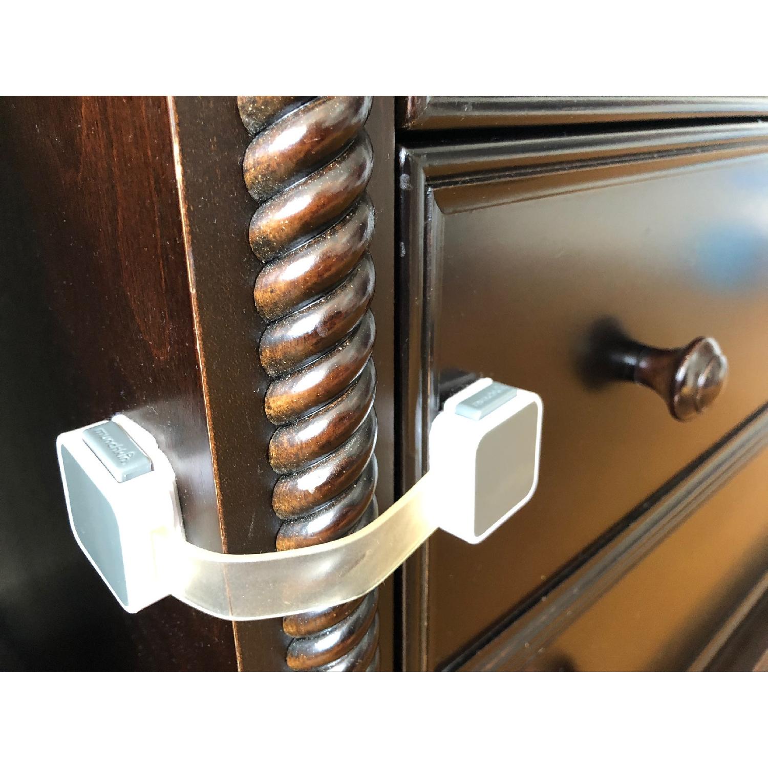 Bellini Domani Dresser w/ Slide Top Changer - image-5