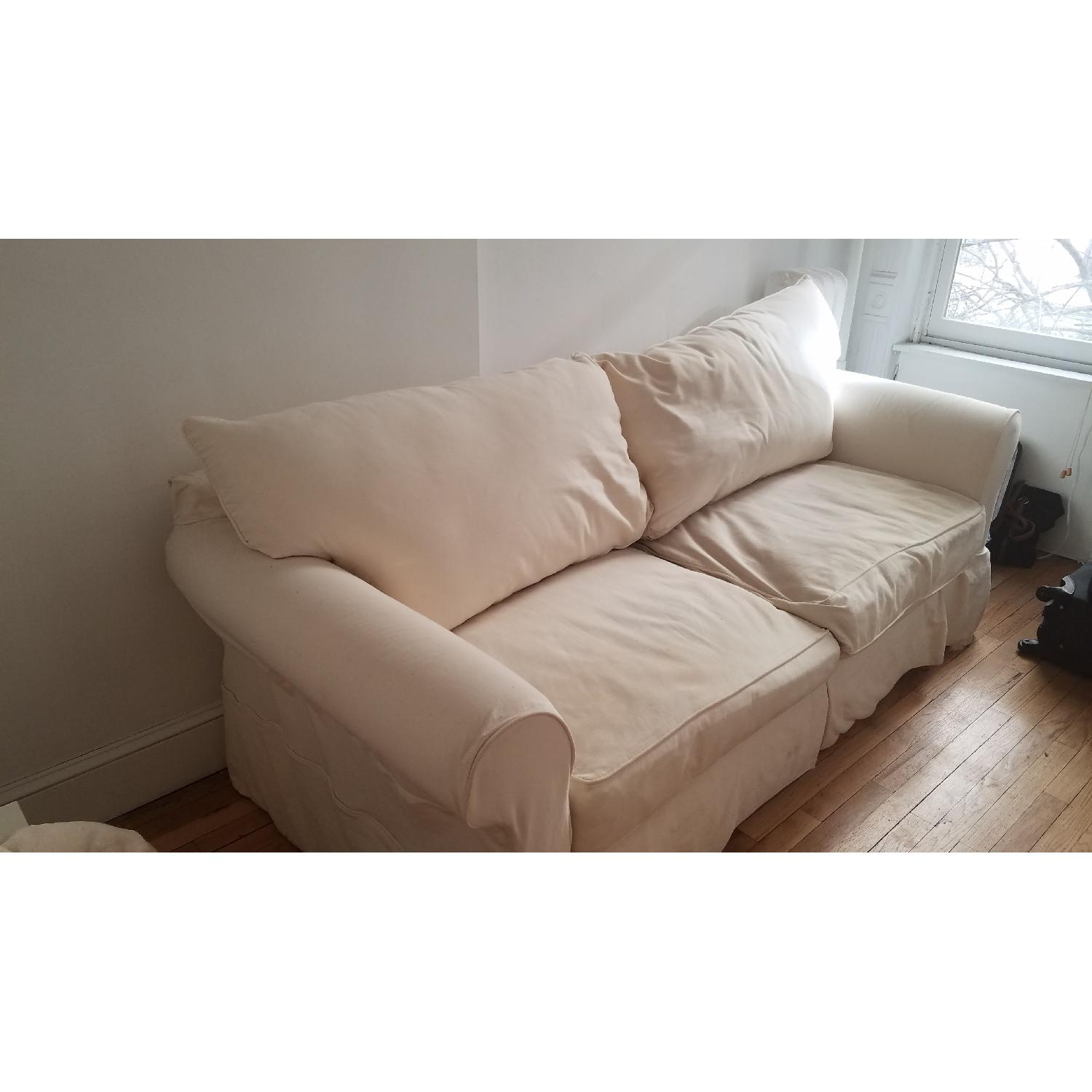 Jennifer Convertibles White Sofa w/ Pull Out Bed AptDeco