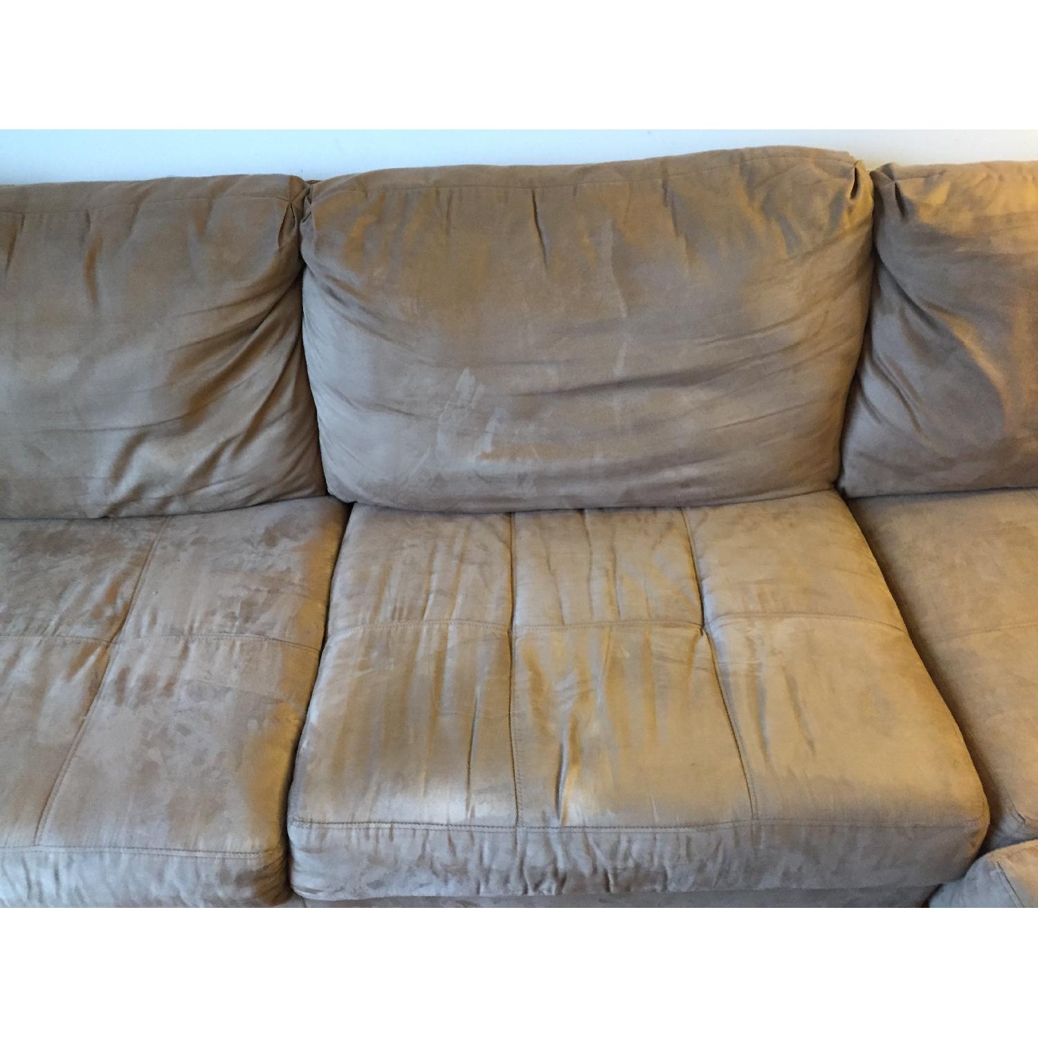 Jennifer Convertibles 2-Piece Sectional + 2 Matching Ottomans - image-3