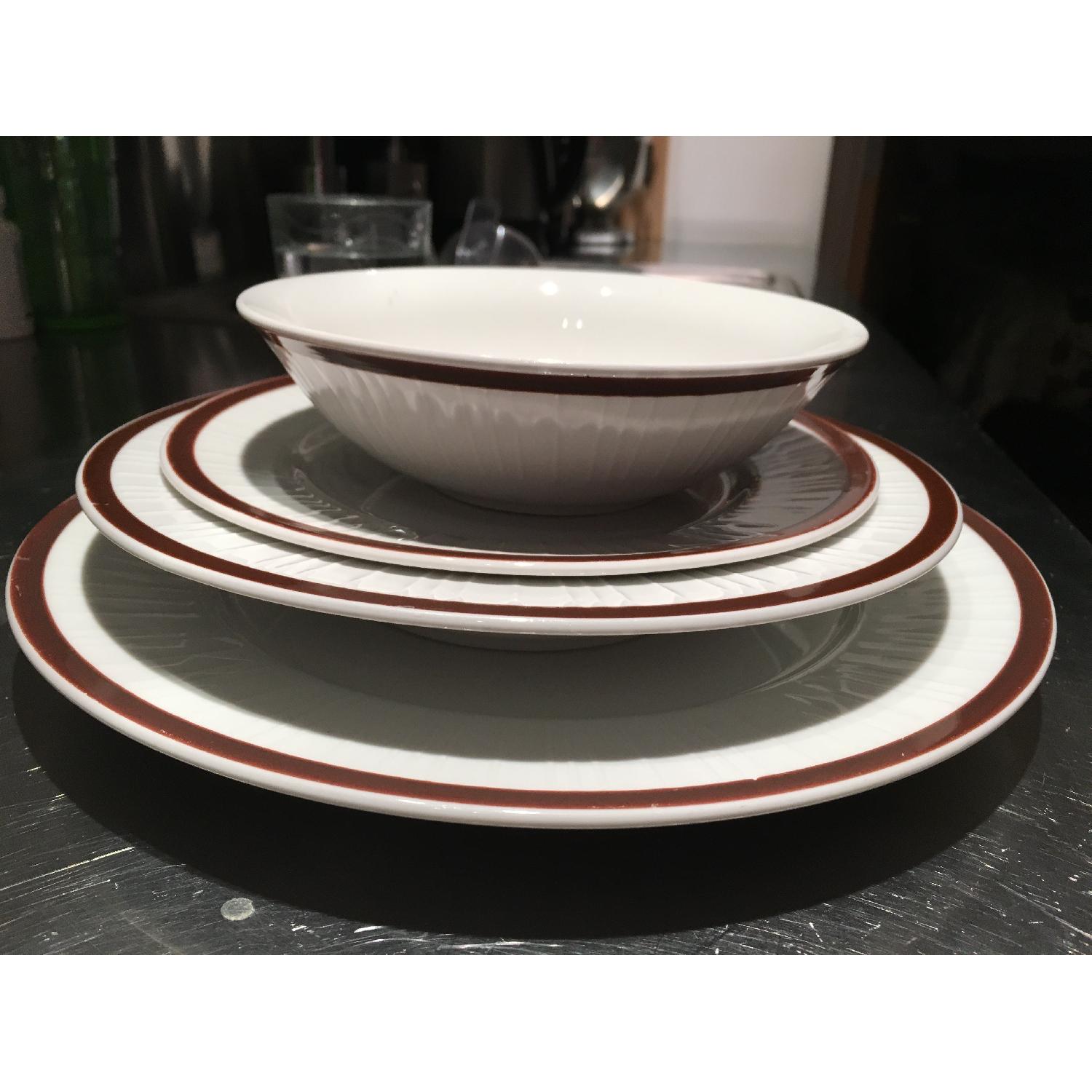 Oneida Dinnerware Dish Set - image-1