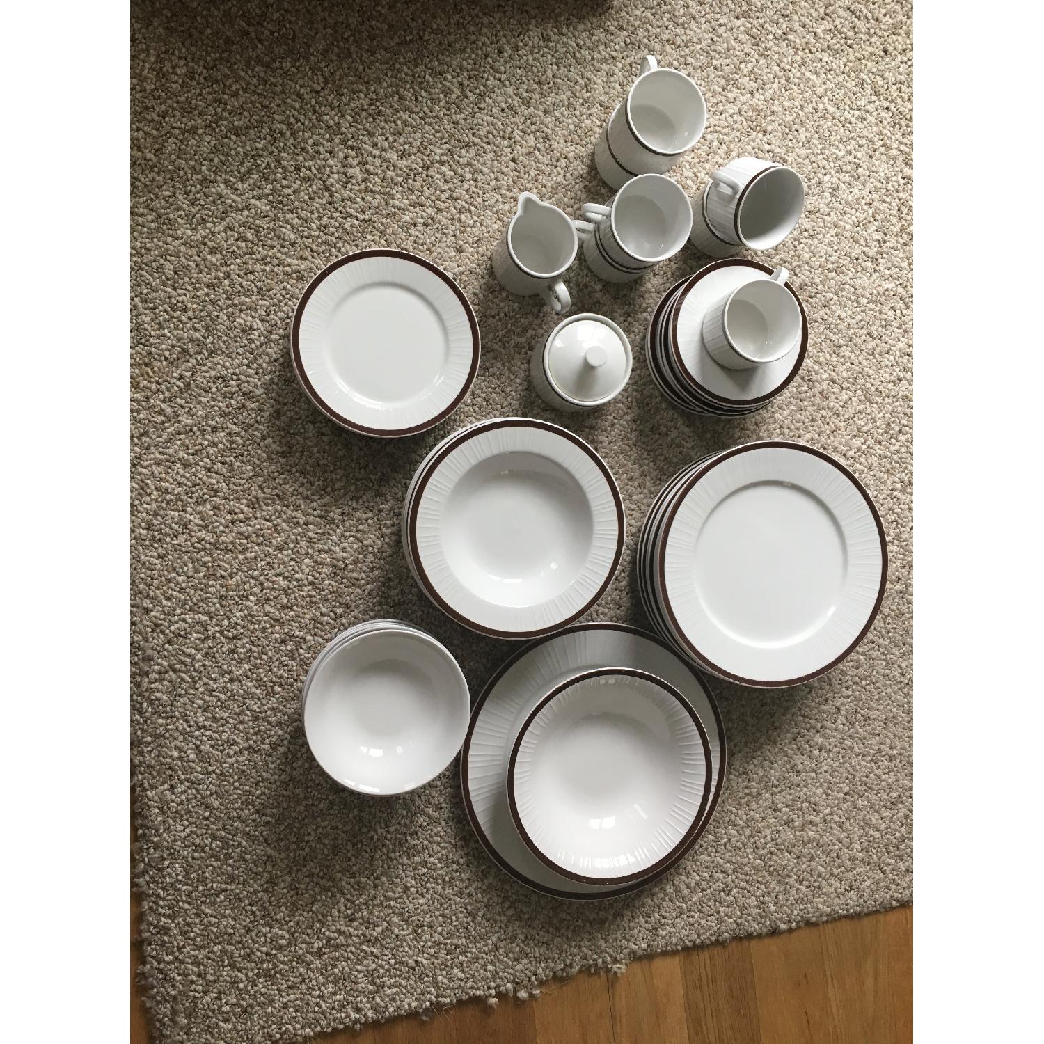 Oneida Dinnerware Dish Set - image-3