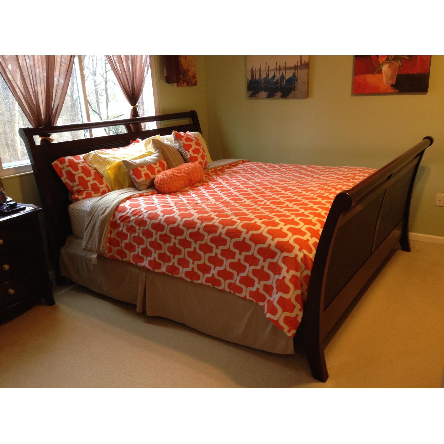 Marlo Furniture Contemporary Sleigh Bedroom Set - image-1