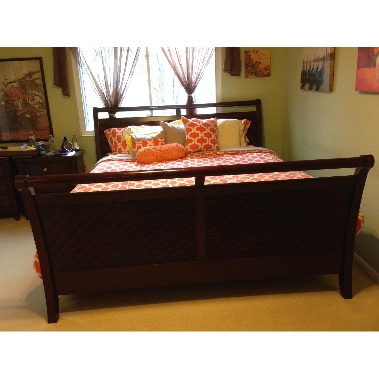 Marlo Furniture Contemporary Sleigh Bedroom Set - image-2
